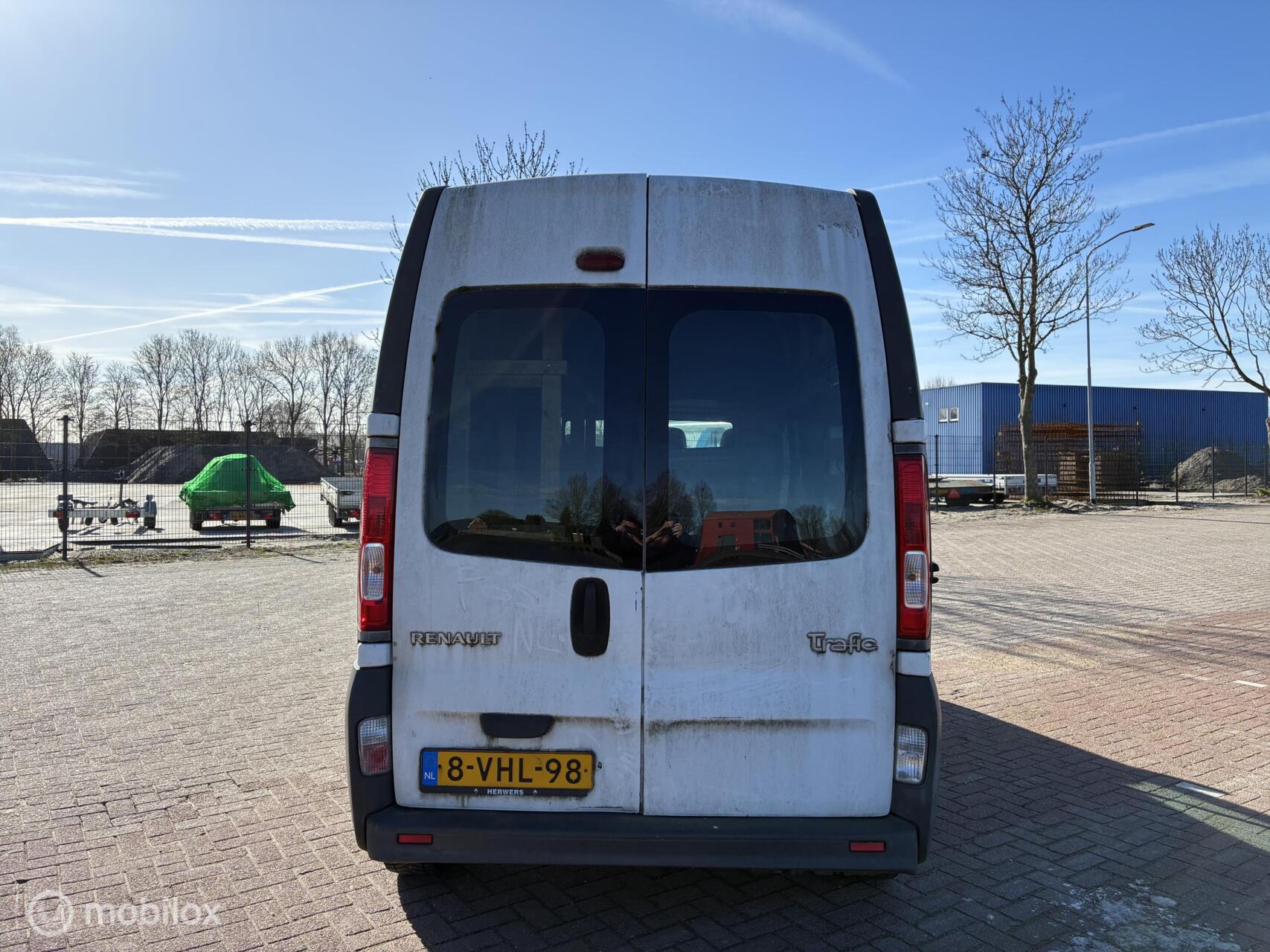 Foto van Renault Trafic T29 L2/h2 2.0 Dci 66kw E4