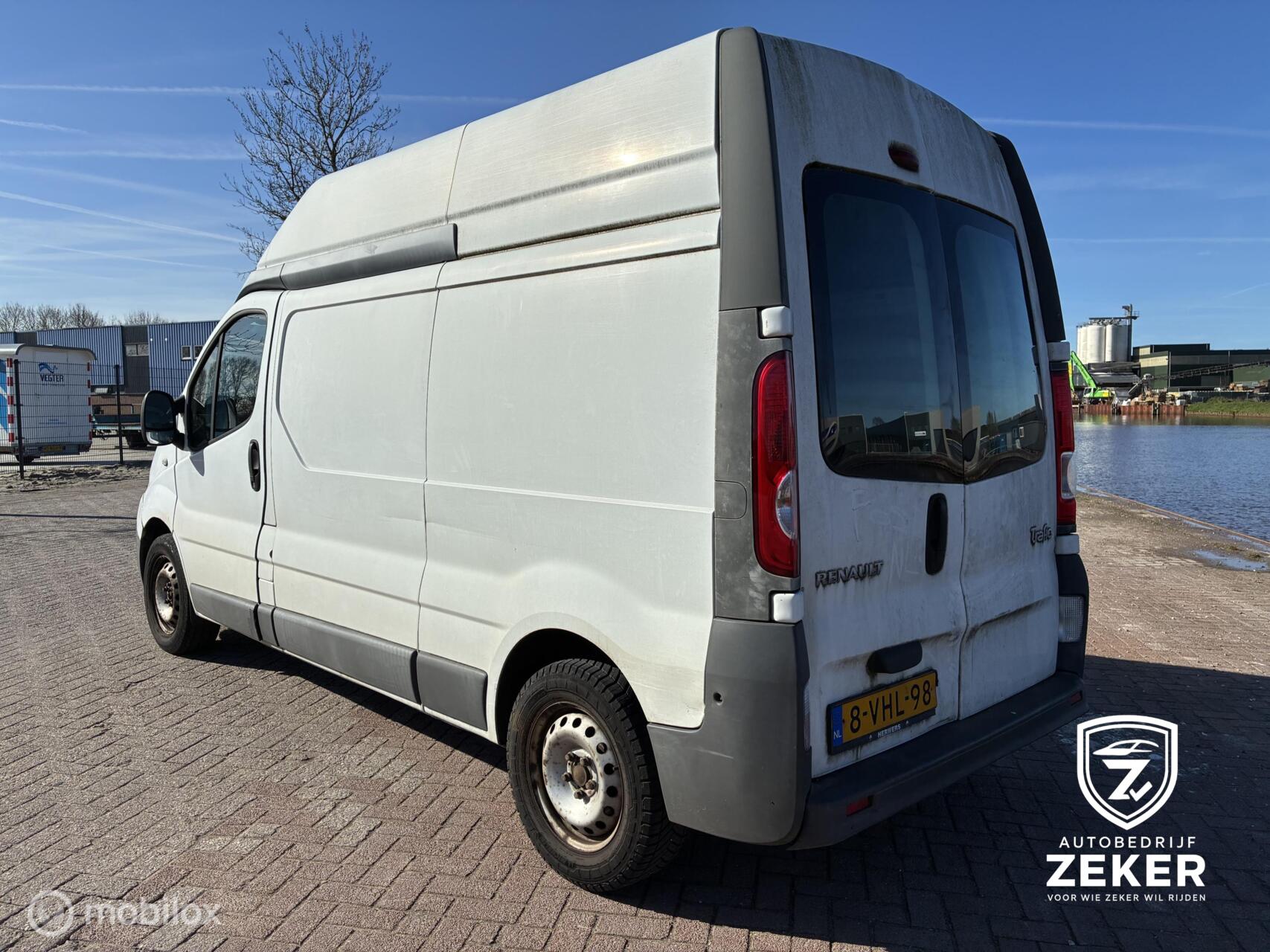 Foto van Renault Trafic T29 L2/h2 2.0 Dci 66kw E4