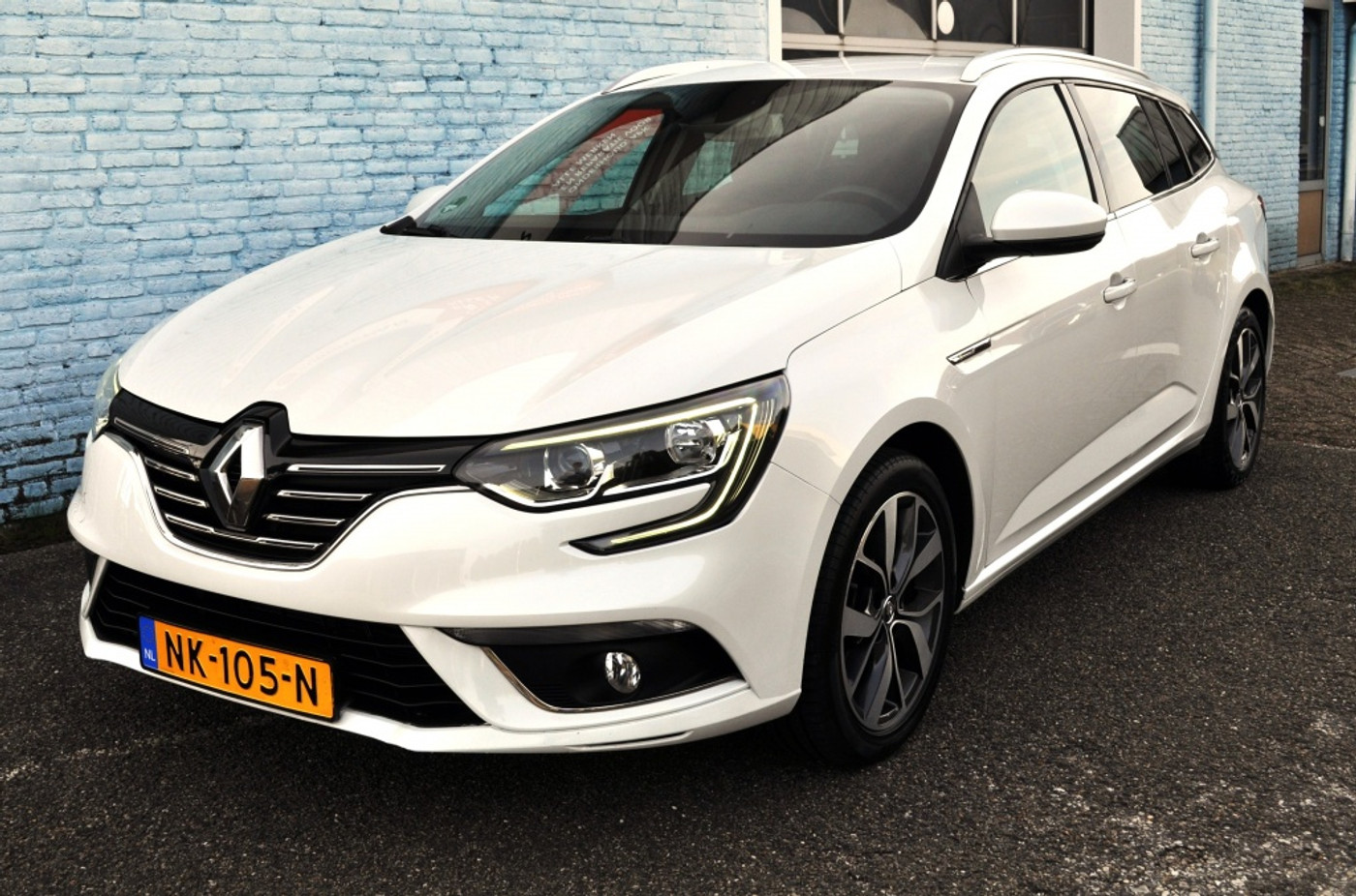 Renault Megane 1.5 dCi Bose trh massage egtg 2017 - voorkant