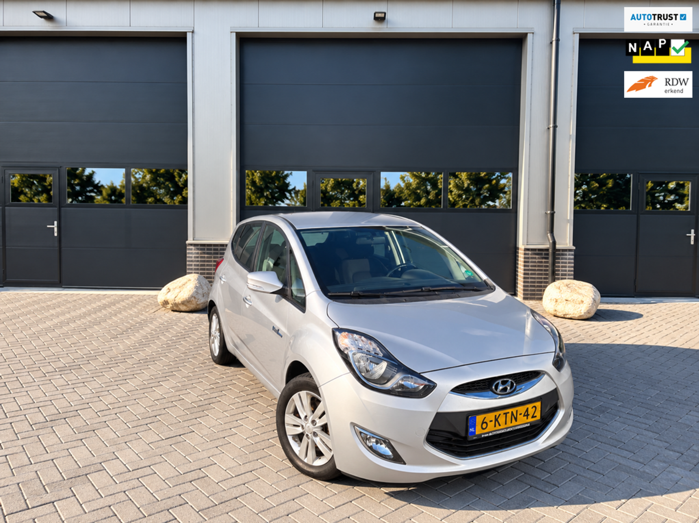 Hyundai Ix20 1.4i i-Magine - Camera - Navi - PDC - Trekhaak - Top onderhouden 2013 - voorkant