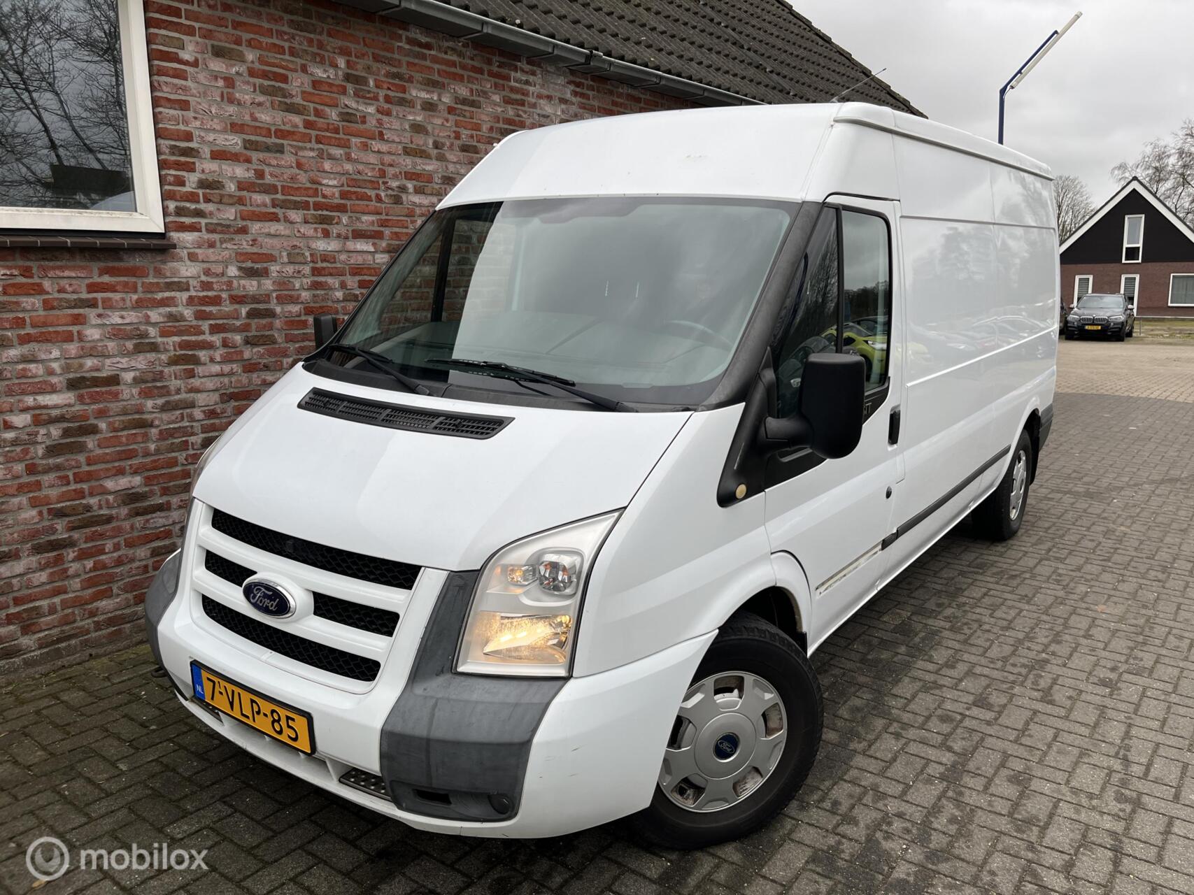 Ford Transit 350l Van 200dpf 3,58 350M 3.2 TDCI Ambiente SHD DC 2011 - voorkant