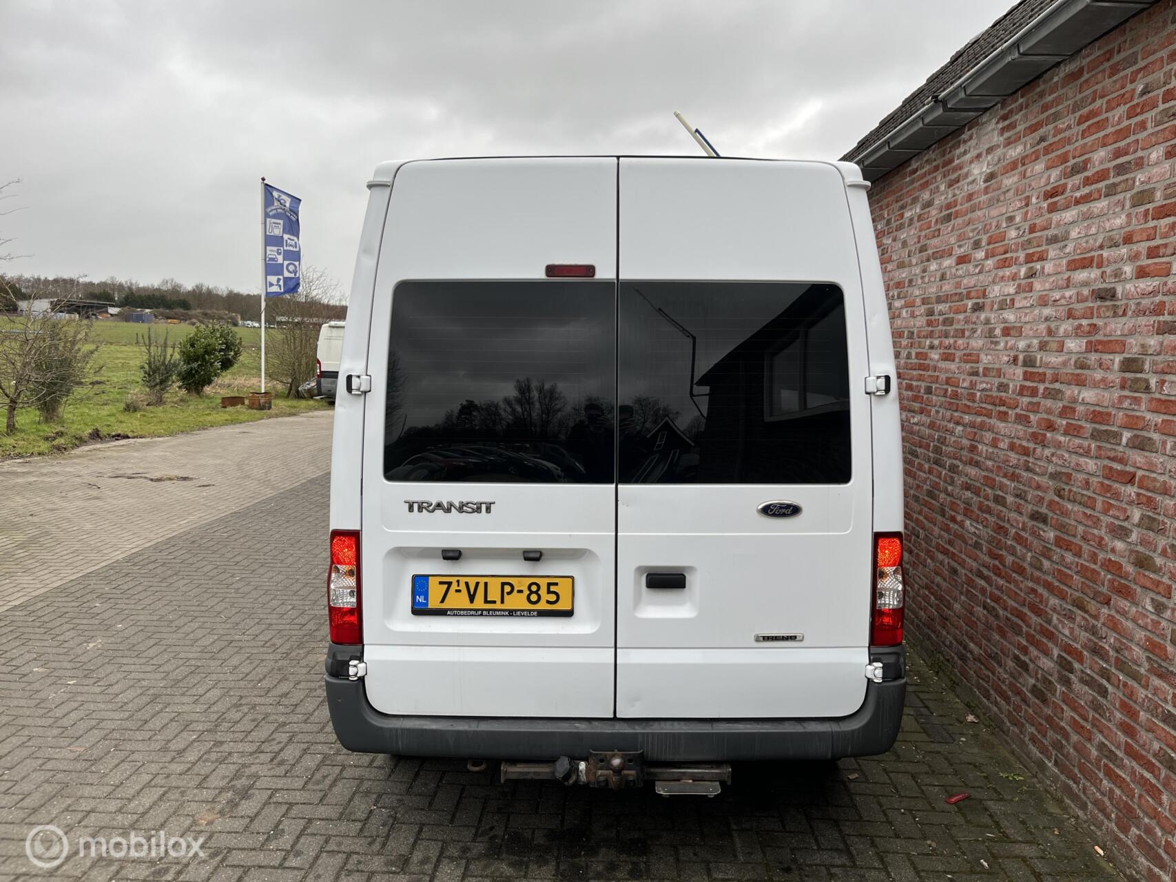 Foto van Ford Transit 350l Van 200dpf 3,58
