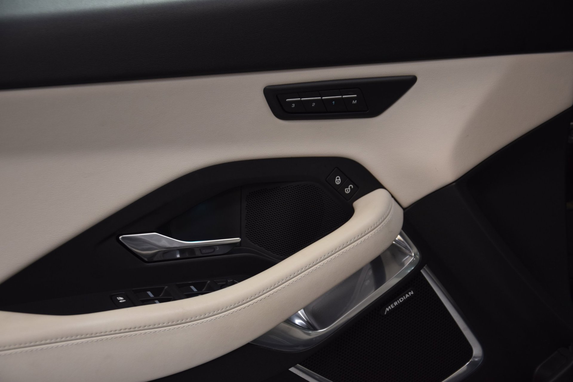 Foto van Jaguar Jaguar E-pace