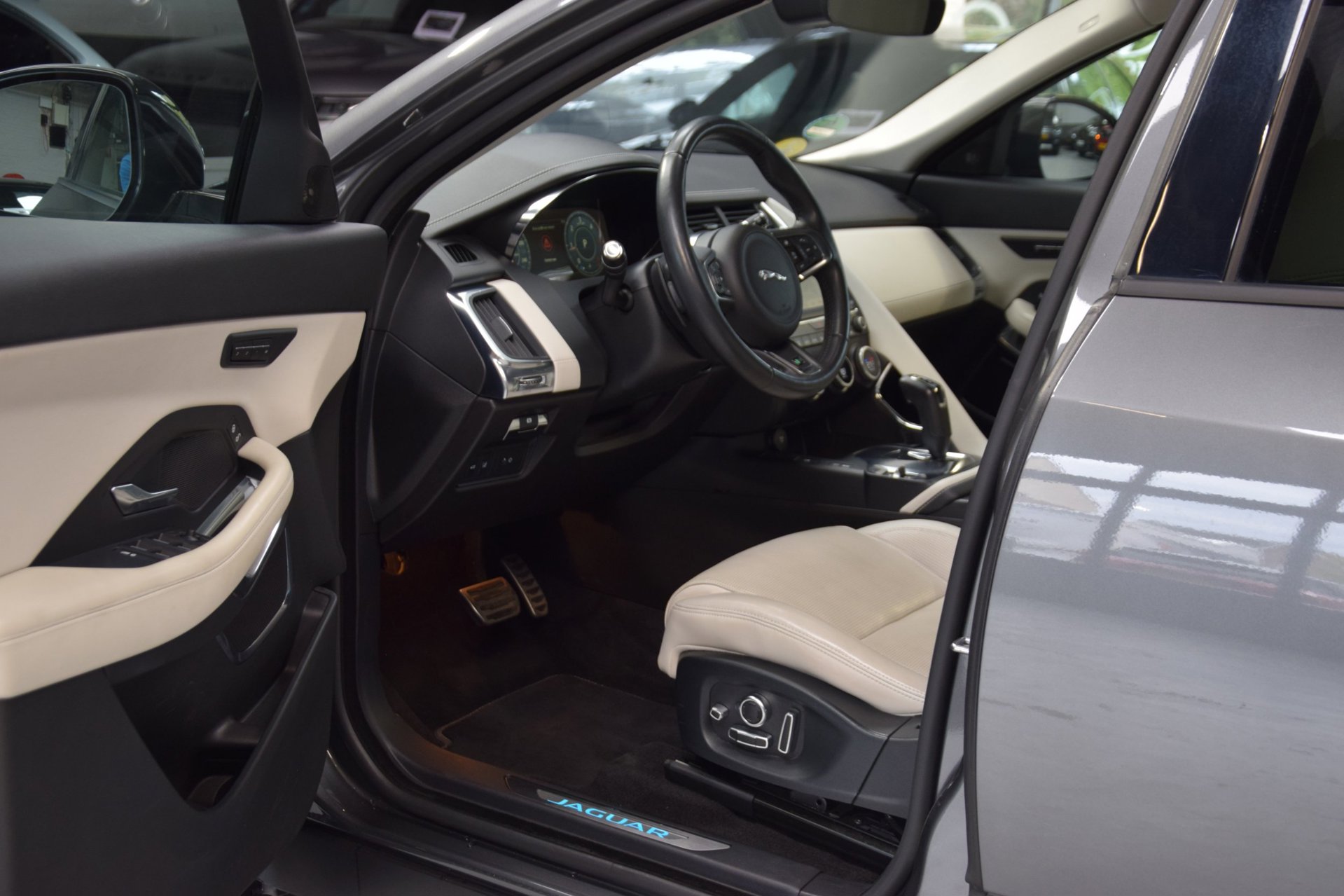 Foto van Jaguar Jaguar E-pace