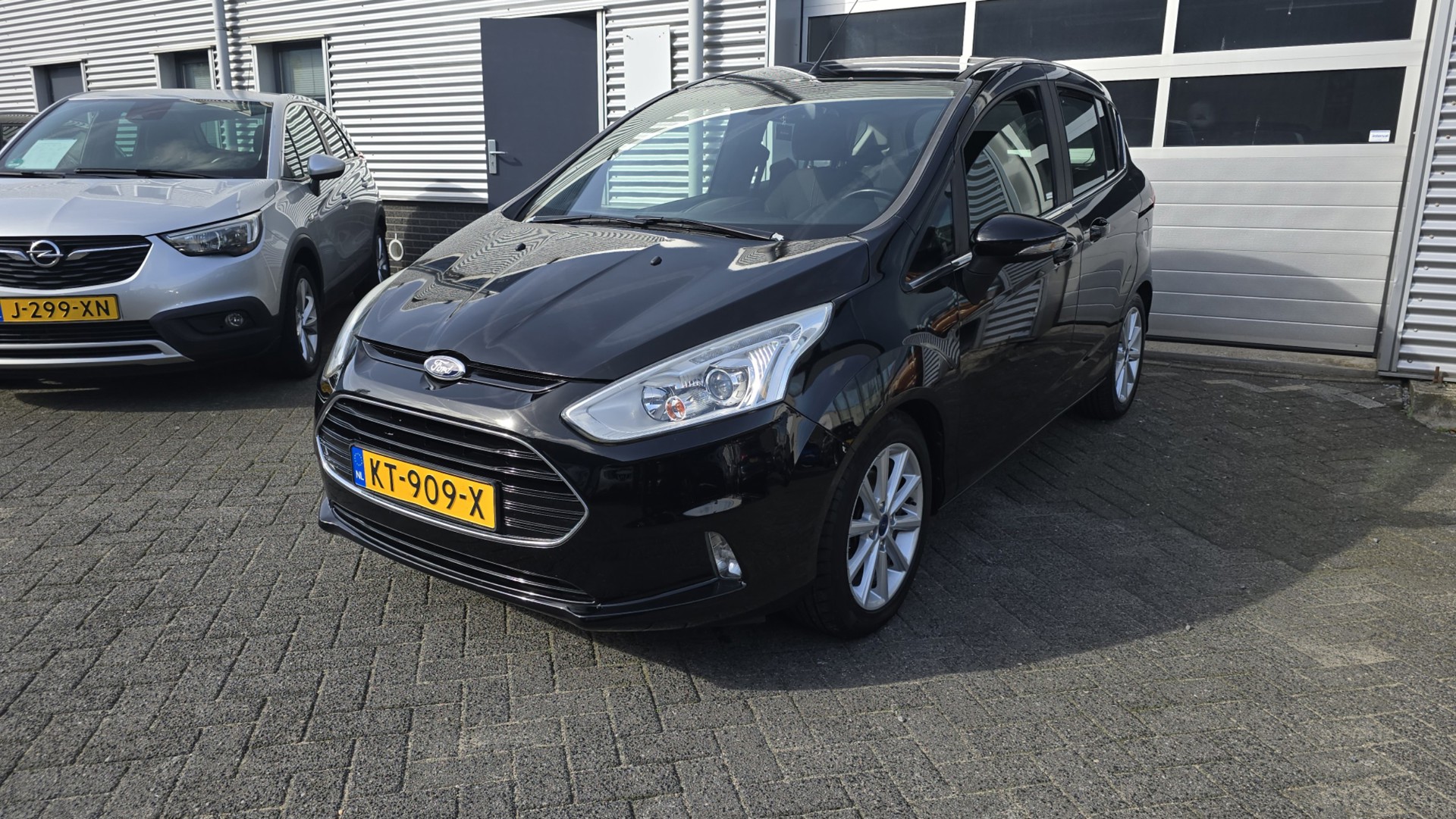 Foto van Ford B-max