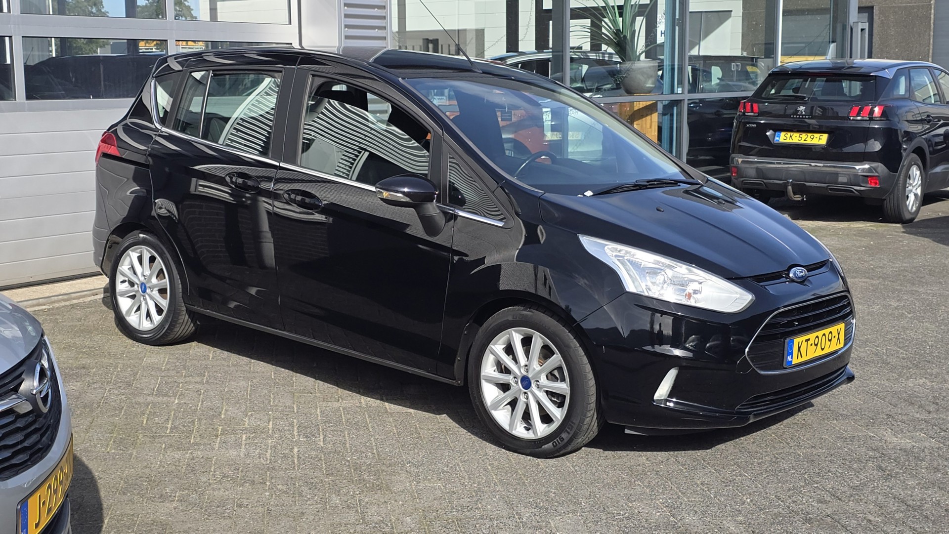 Foto van Ford B-max
