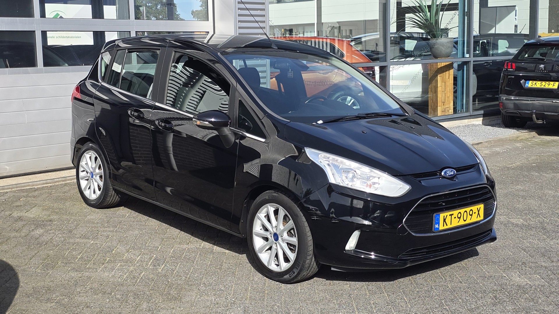 Foto van Ford B-max