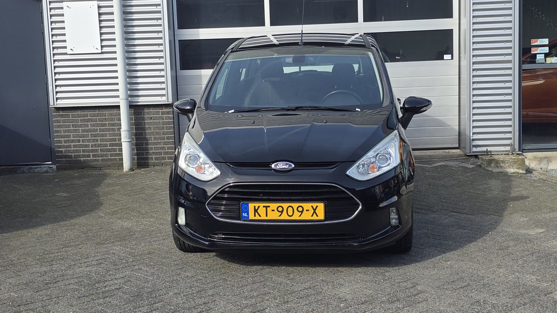 Foto van Ford B-max