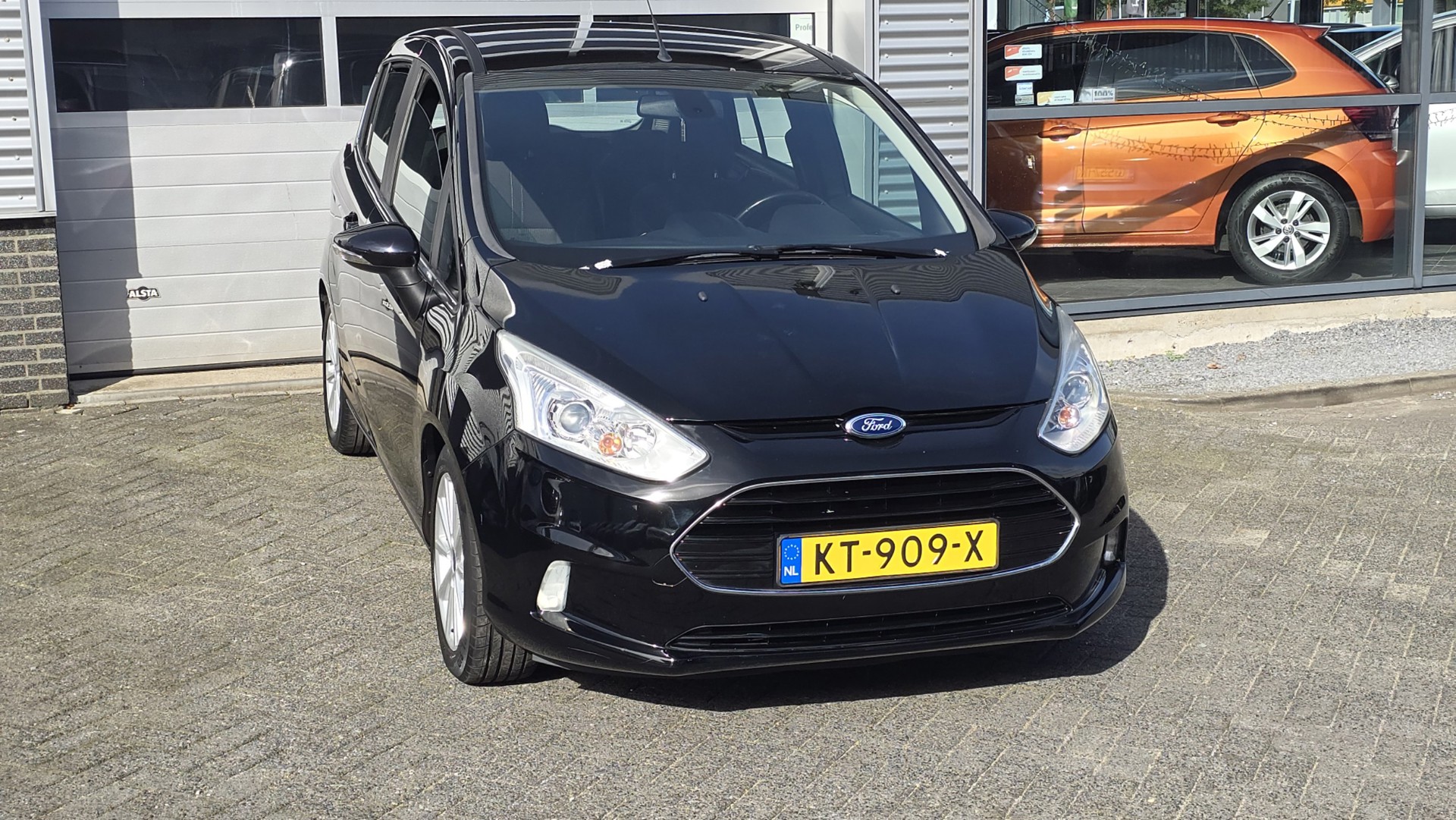 Foto van Ford B-max