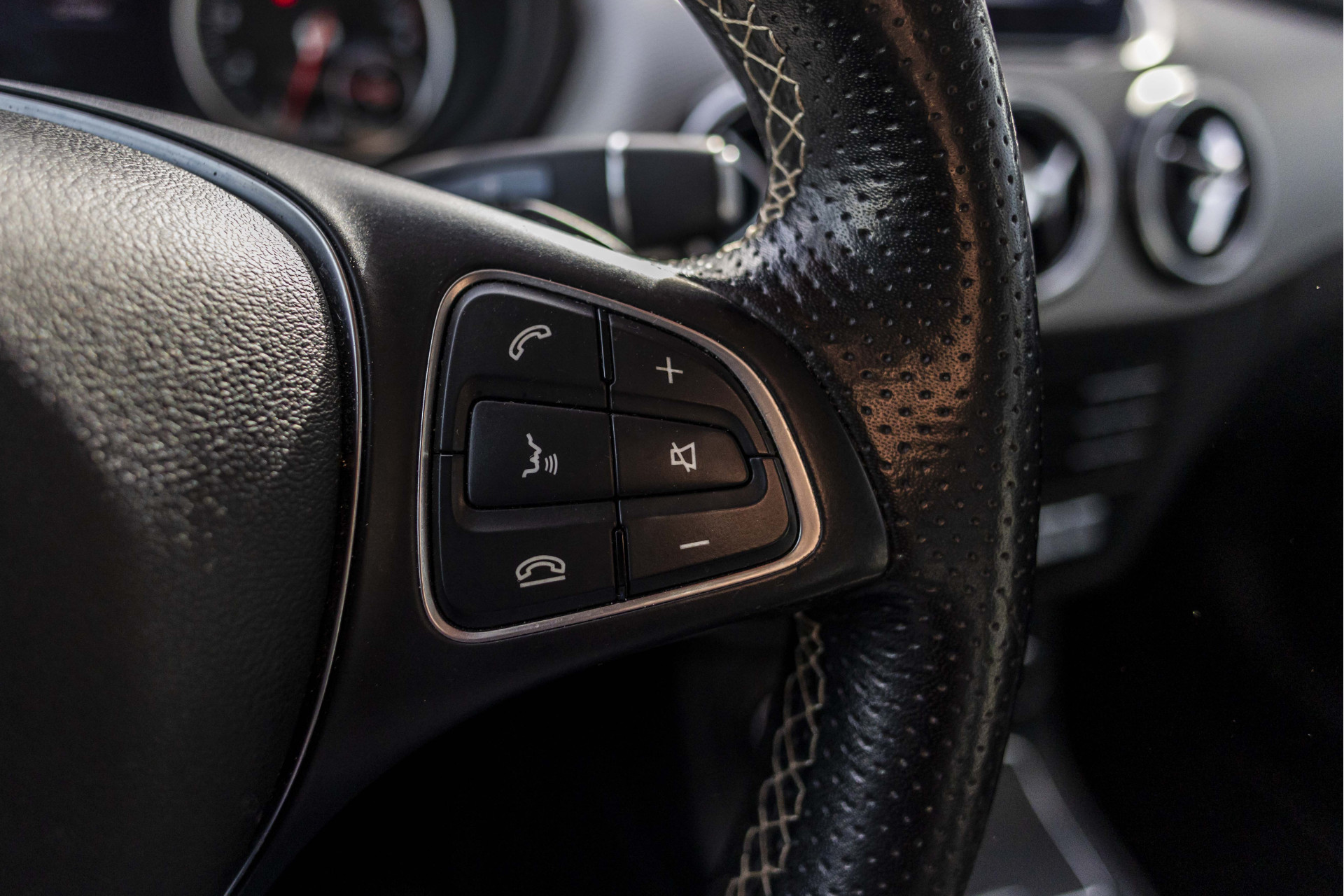 Foto van Mercedes-Benz B 200