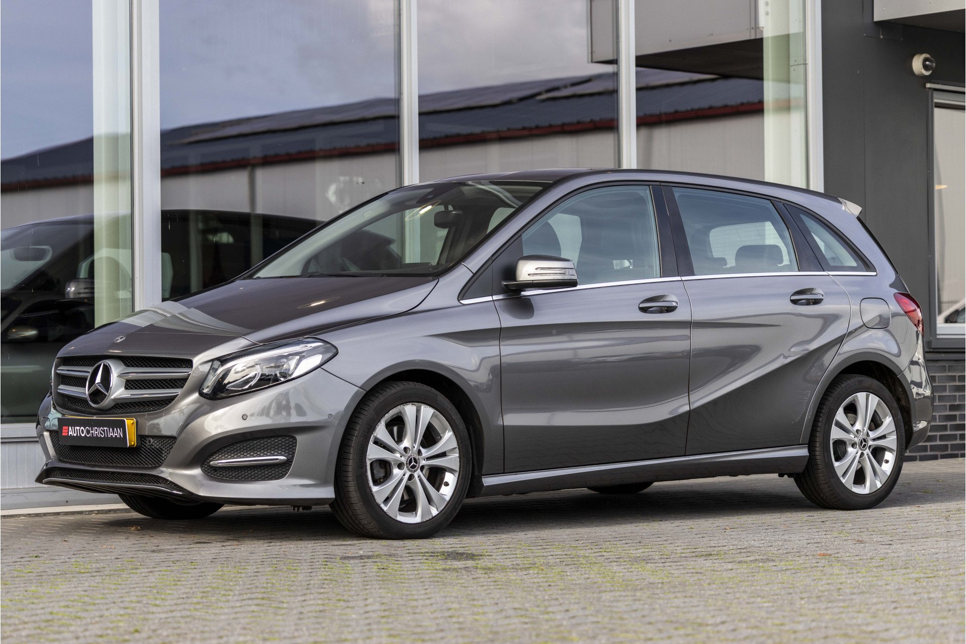 Foto van Mercedes-Benz B 200