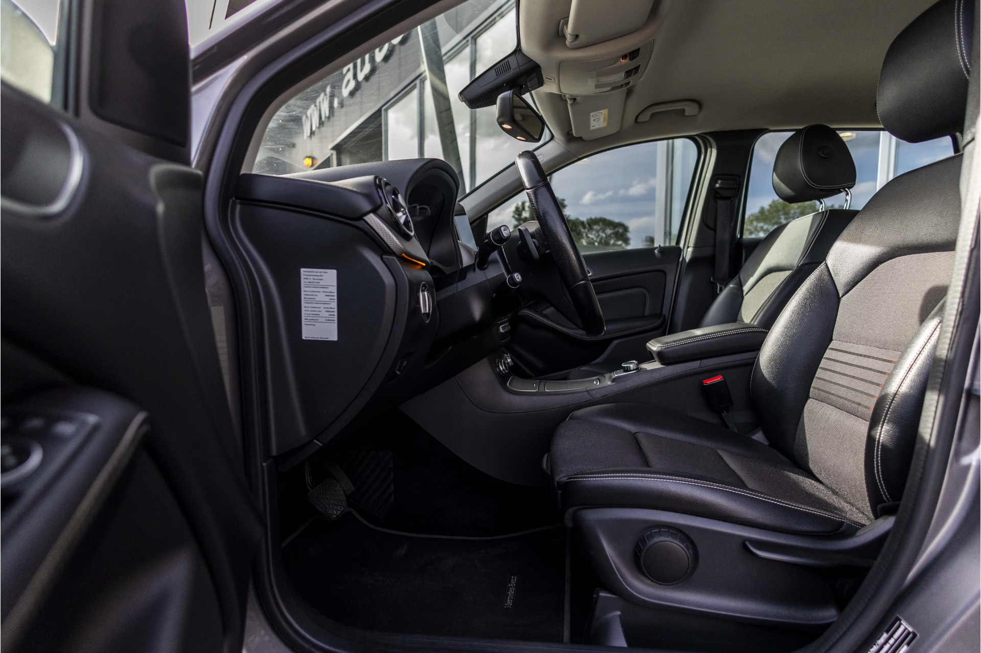 Foto van Mercedes-Benz B 200