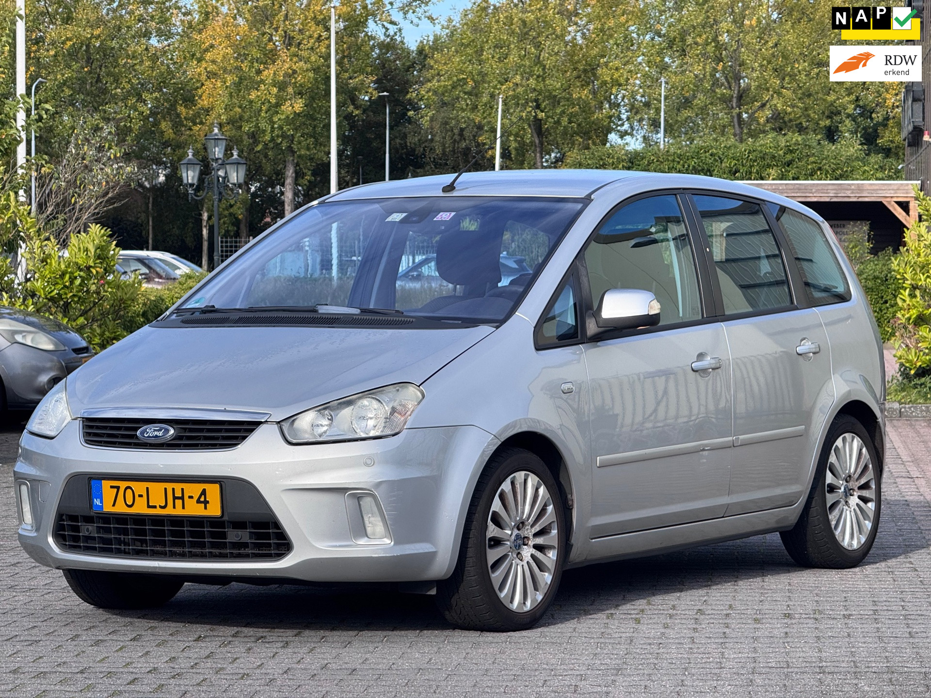 Ford C-max 1.8-16V Limited | Navigatie | Bluethooth | Airco | Parkeersensoren | Trekhaak | Elektrische spiegels 2010 - voorkant