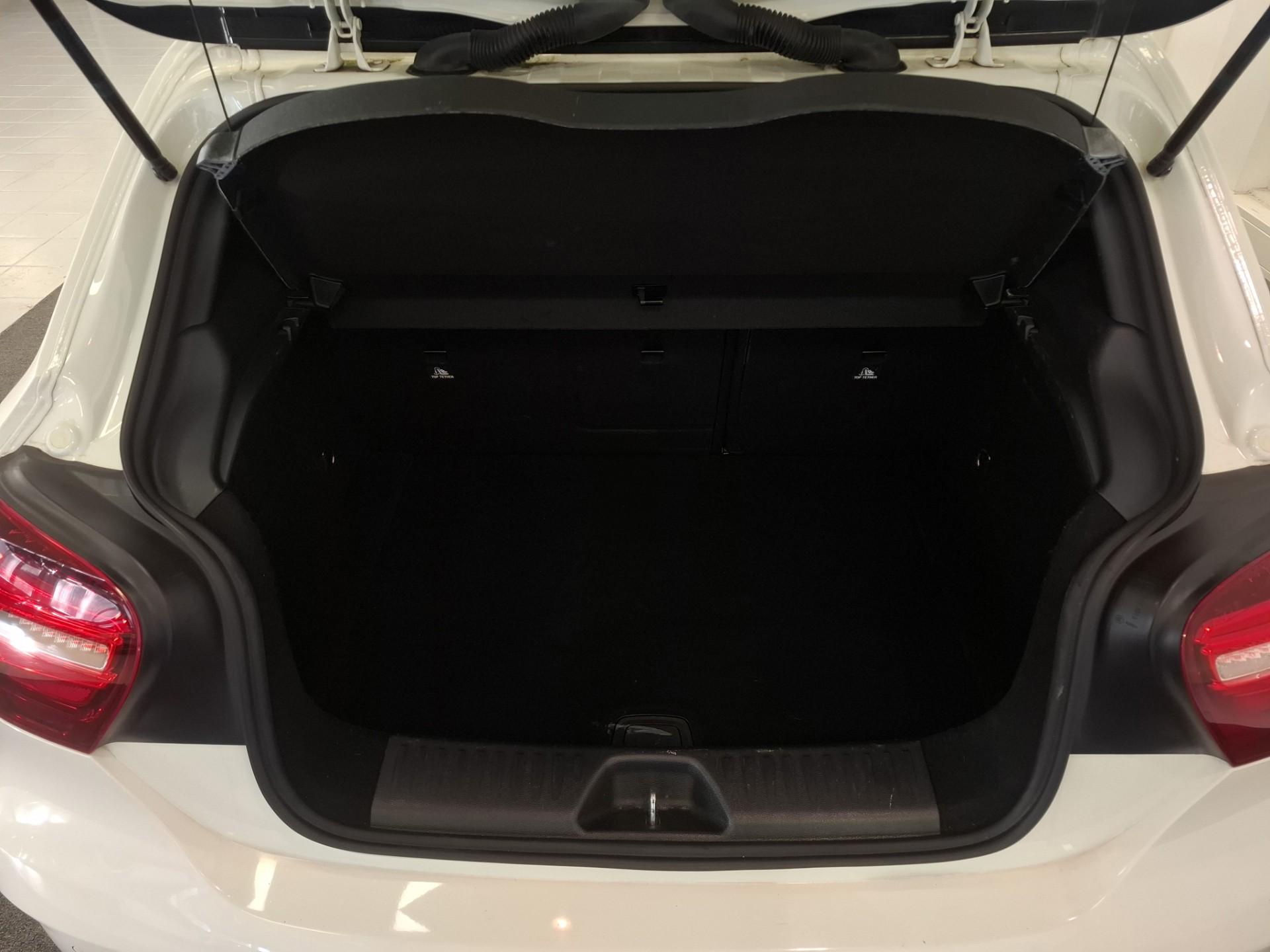 Foto van Mercedes-Benz A 180
