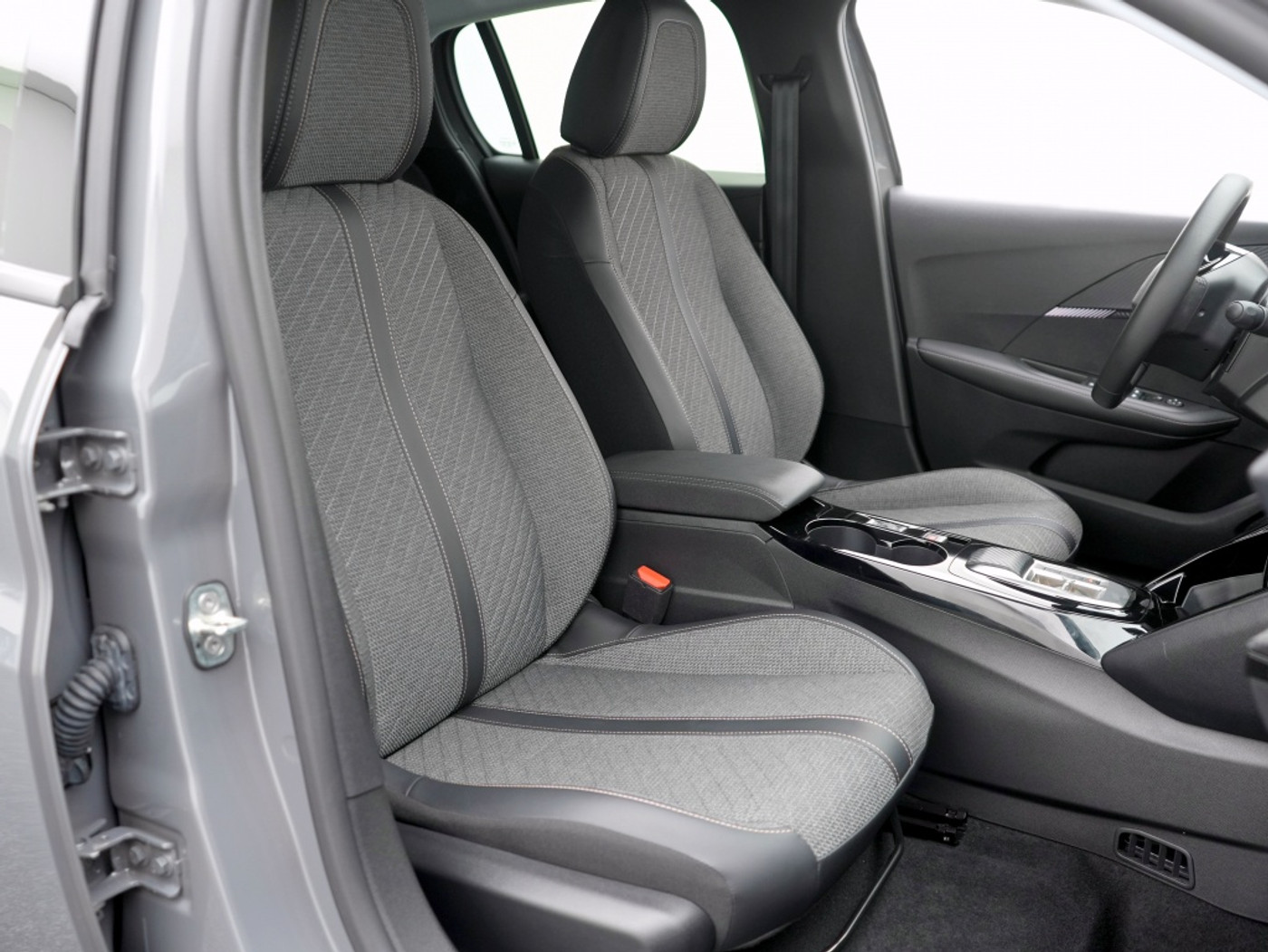 Foto van Peugeot E-208