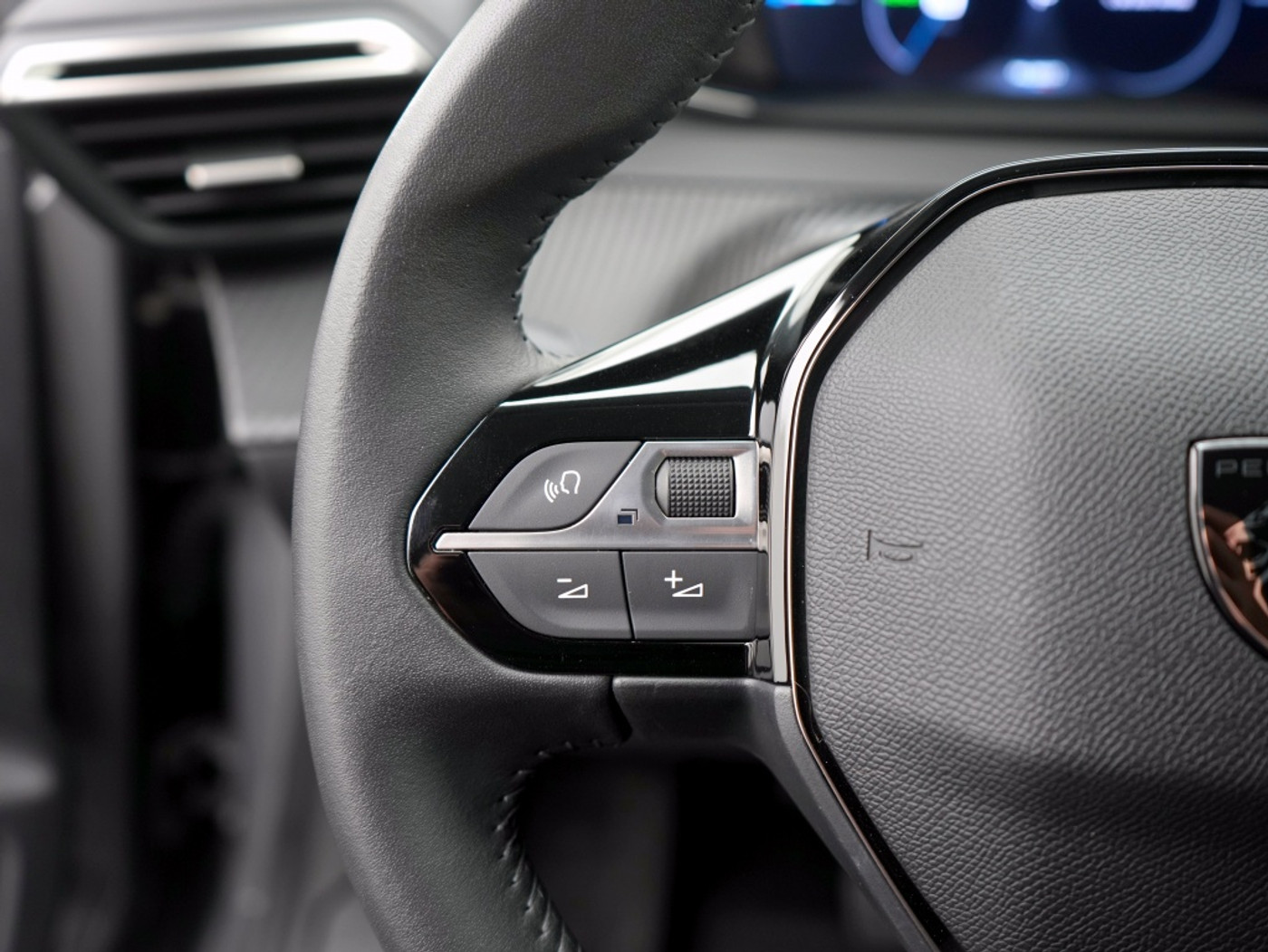 Foto van Peugeot E-208
