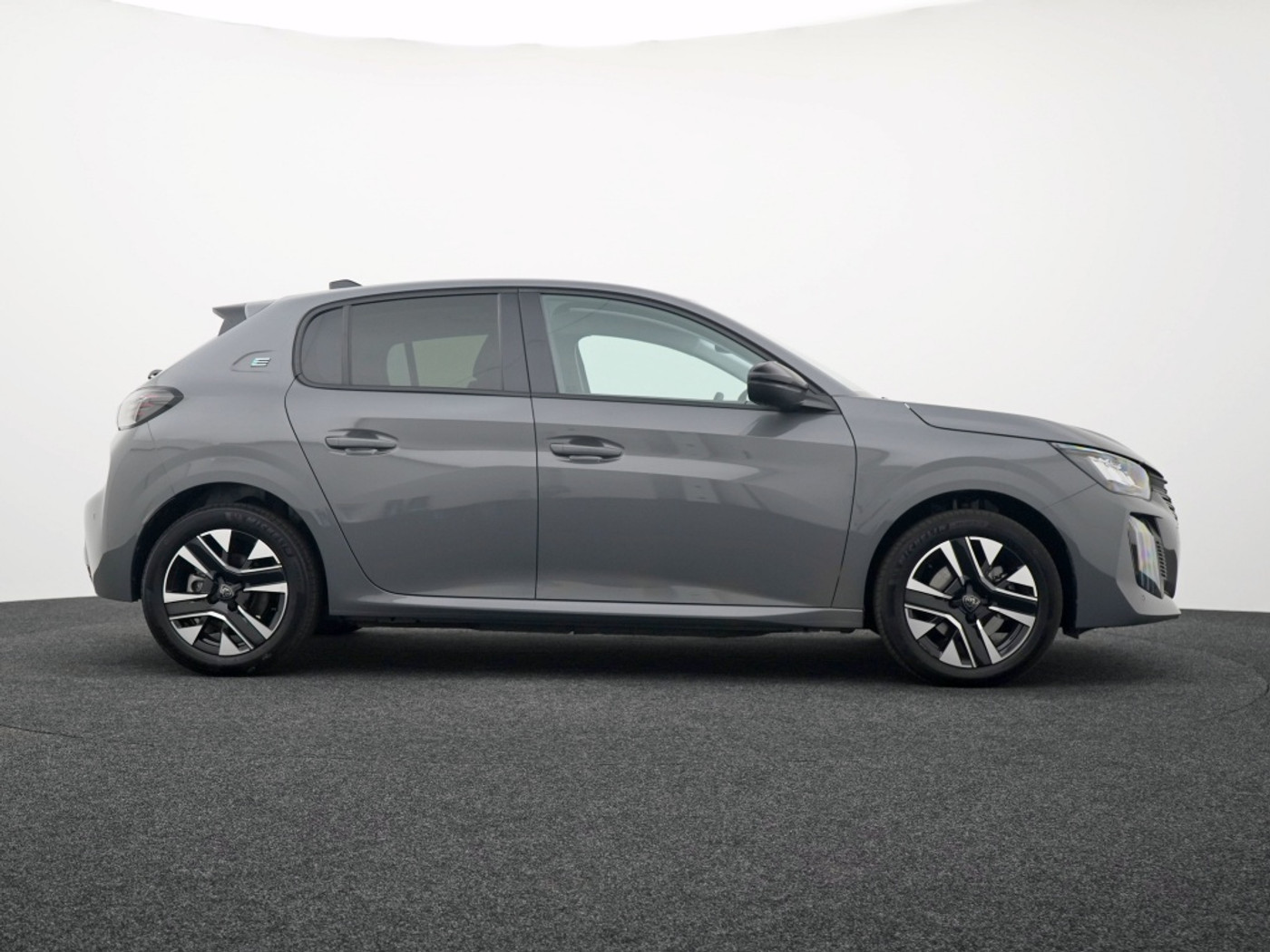 Foto van Peugeot E-208