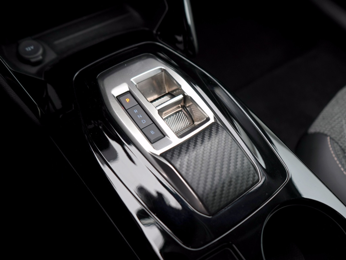 Foto van Peugeot E-208