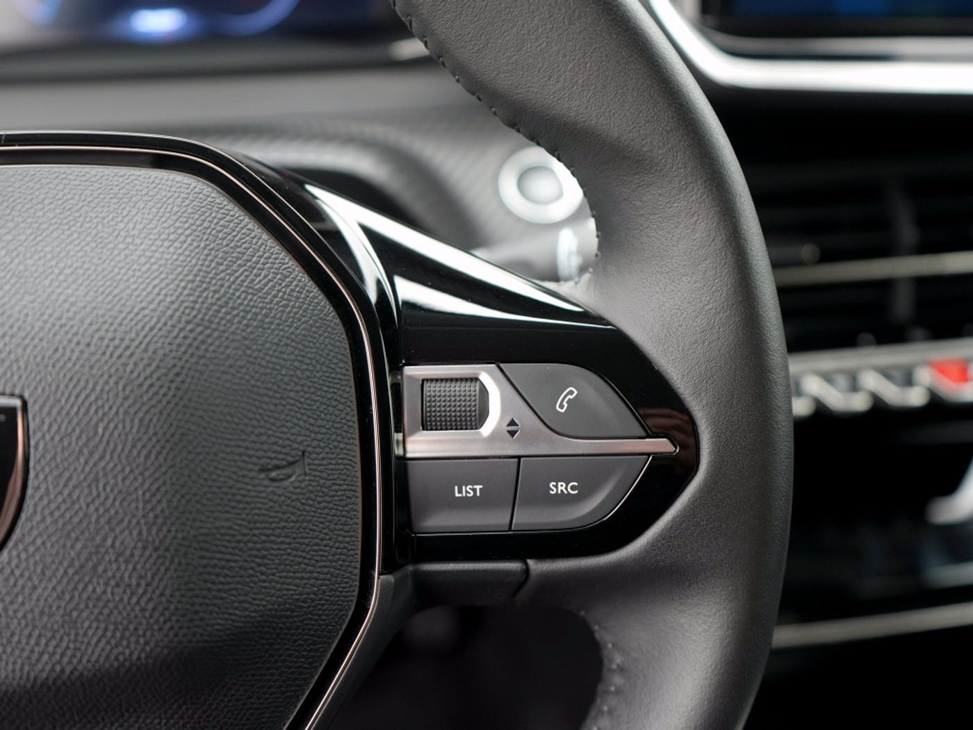 Foto van Peugeot E-208