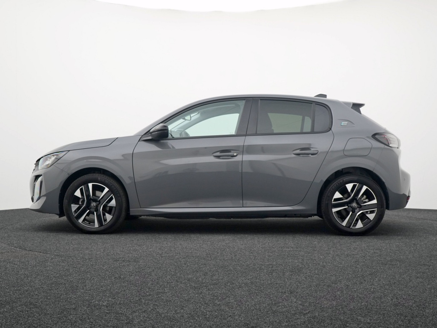 Foto van Peugeot E-208