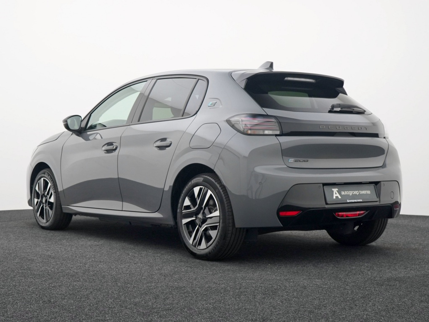 Foto van Peugeot E-208