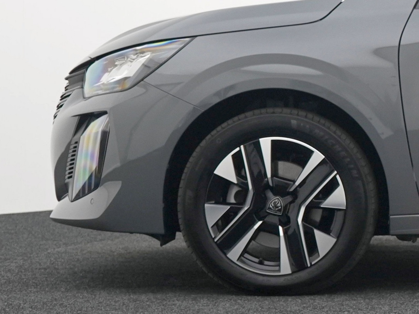 Foto van Peugeot E-208