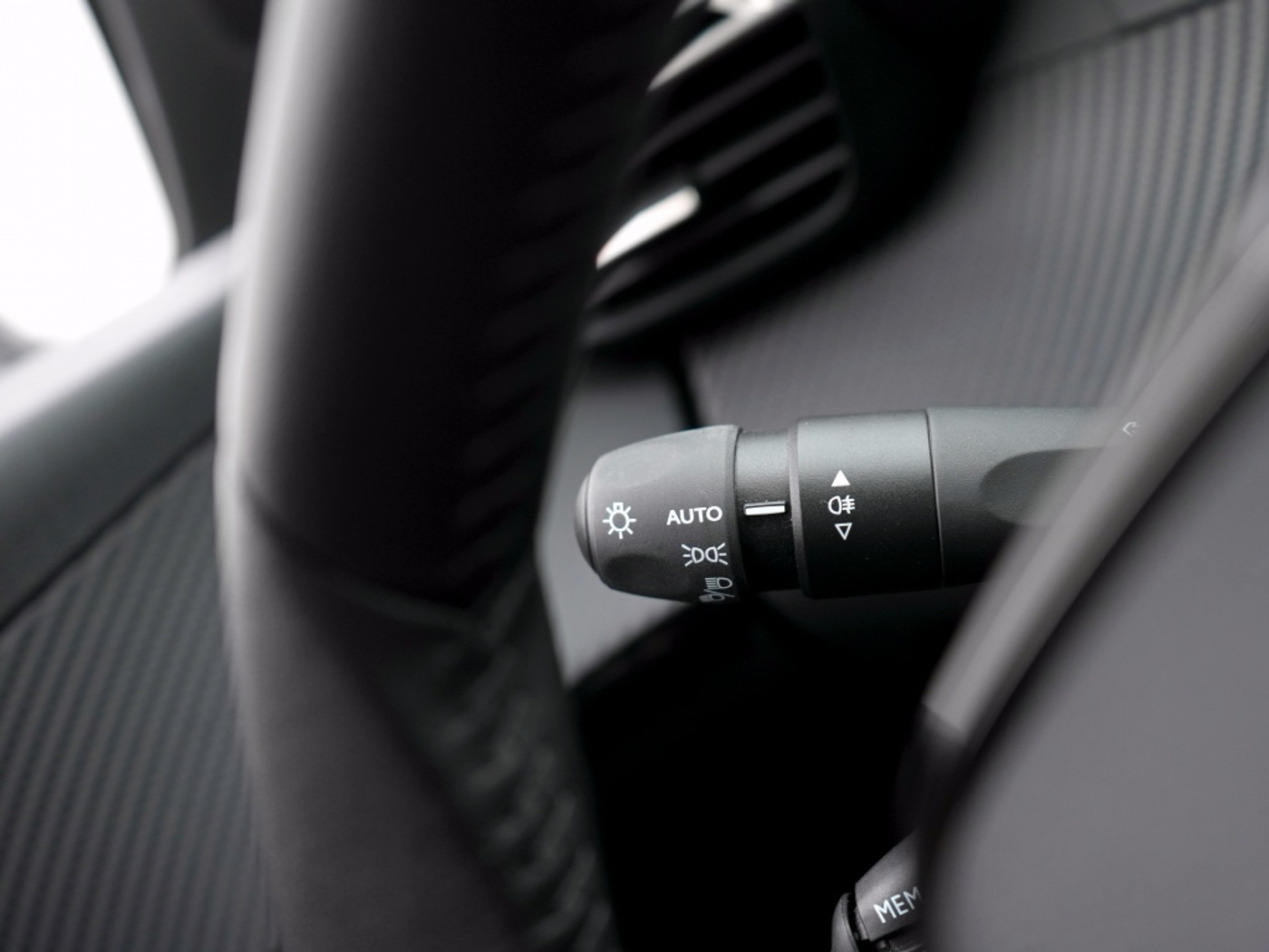 Foto van Peugeot E-208