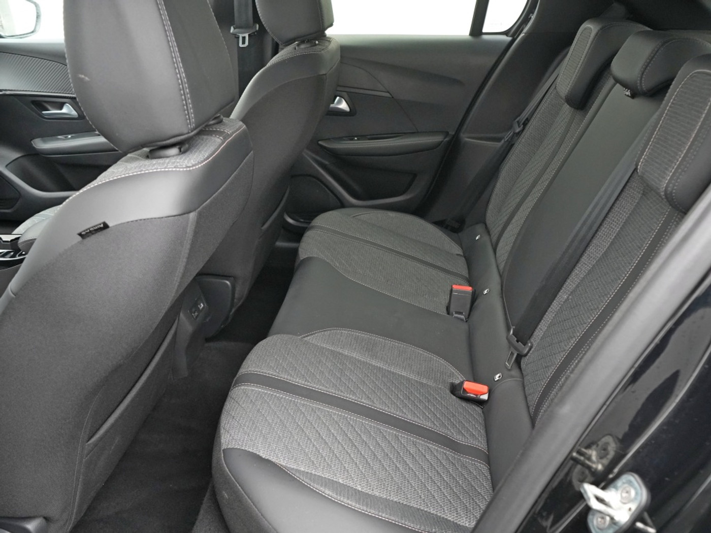 Foto van Peugeot E-208