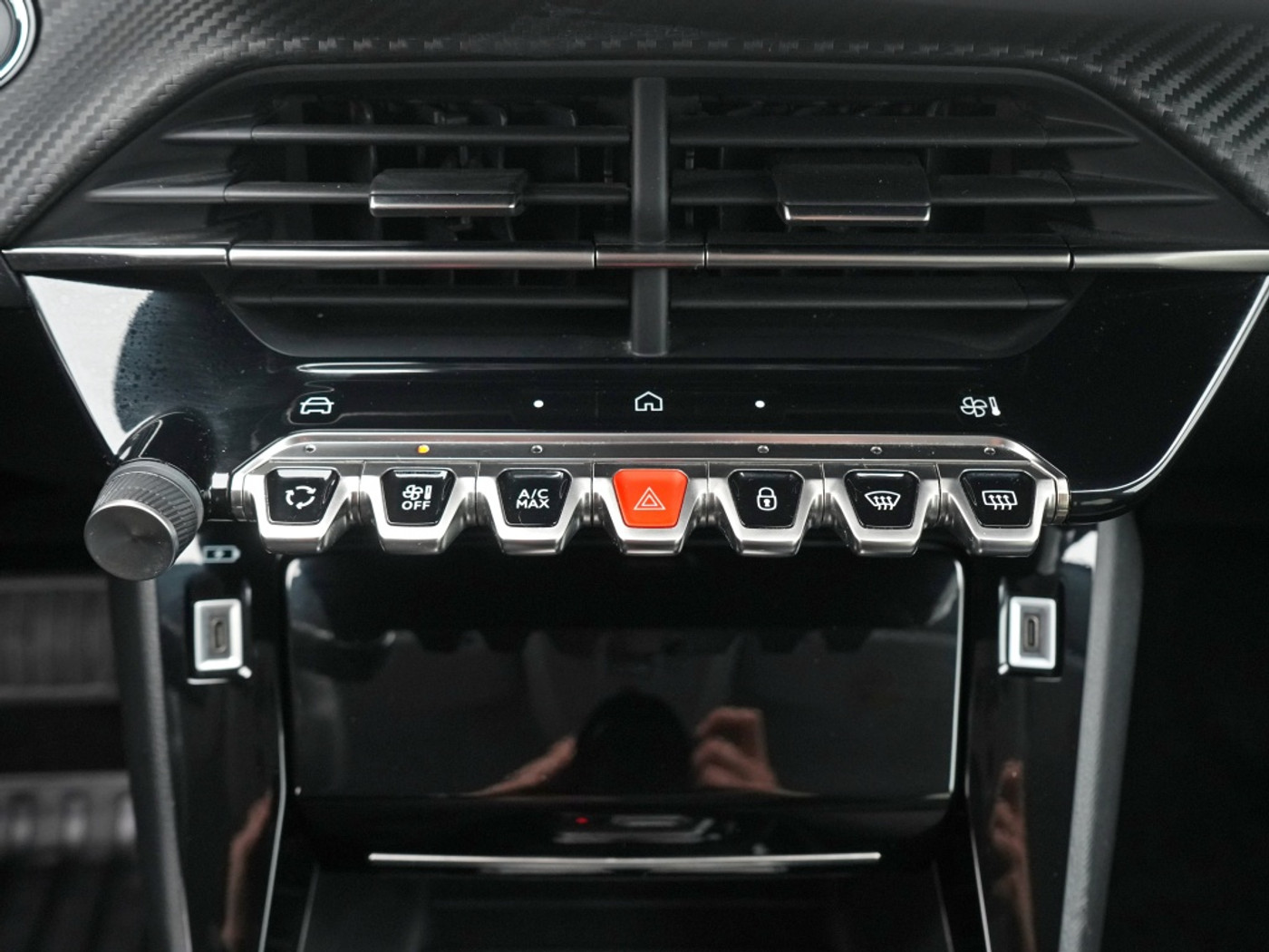 Foto van Peugeot E-208