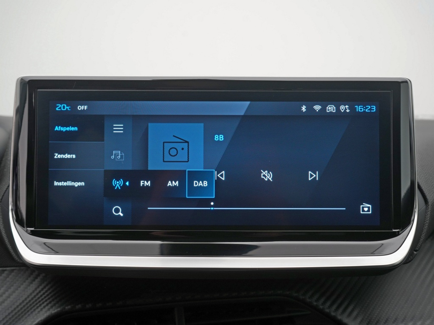 Foto van Peugeot E-208