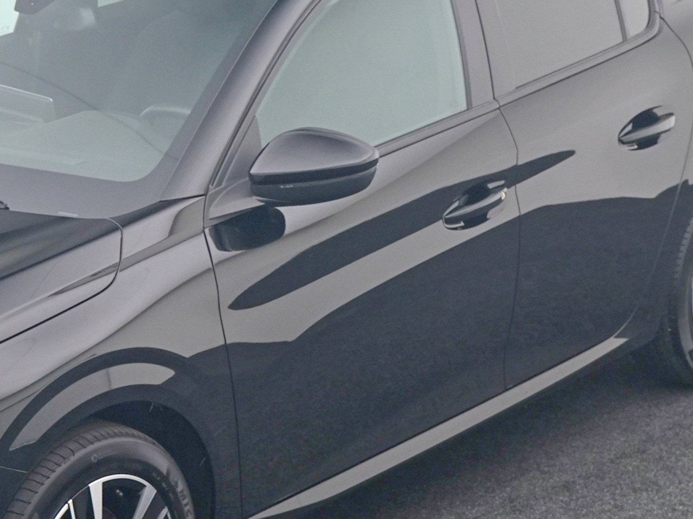 Foto van Peugeot E-208