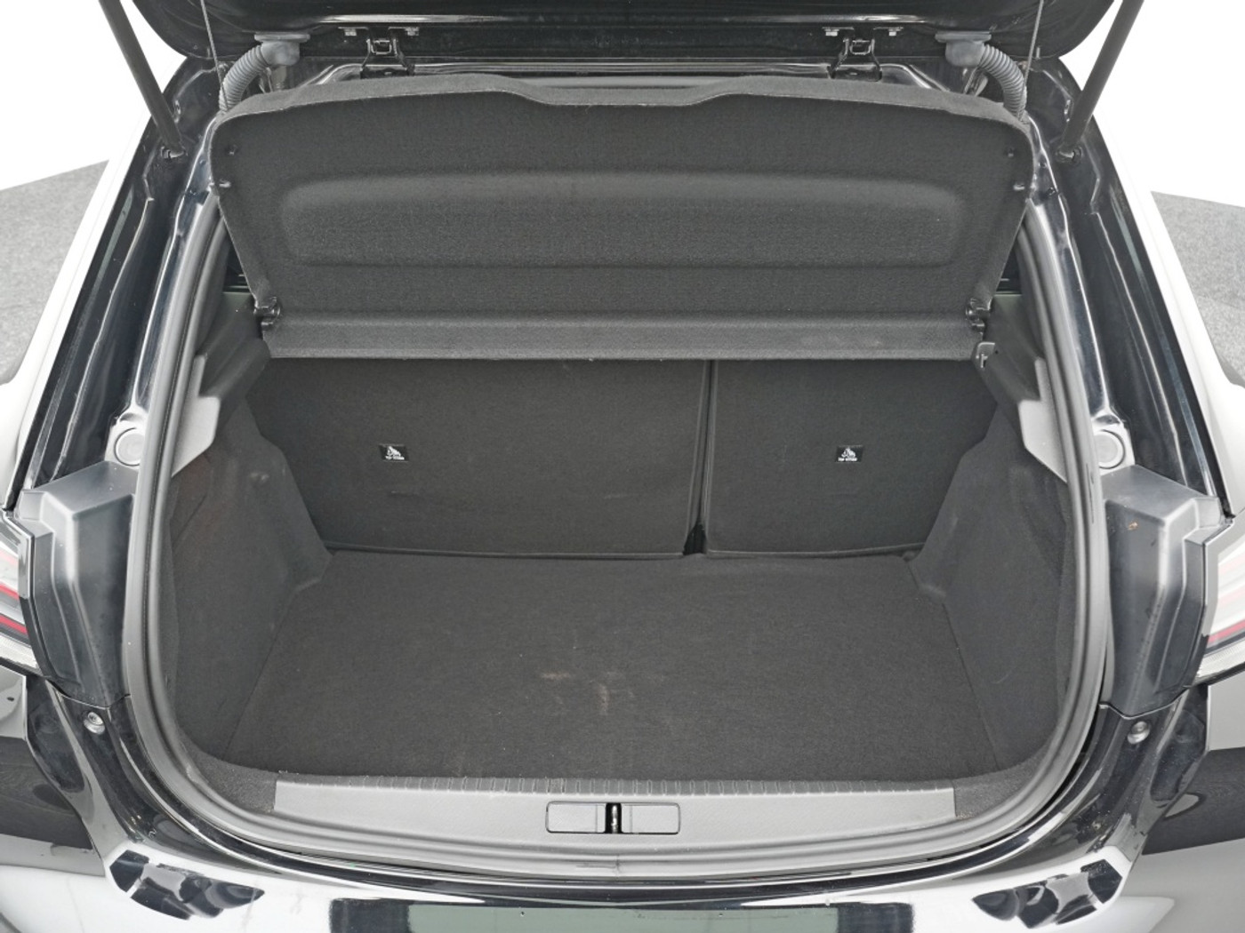 Foto van Peugeot E-208
