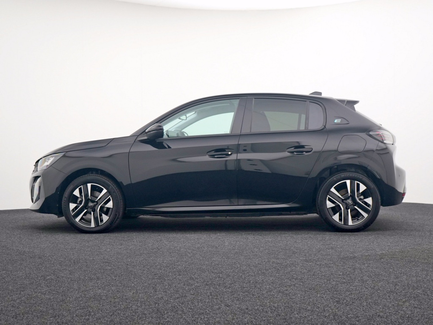 Foto van Peugeot E-208
