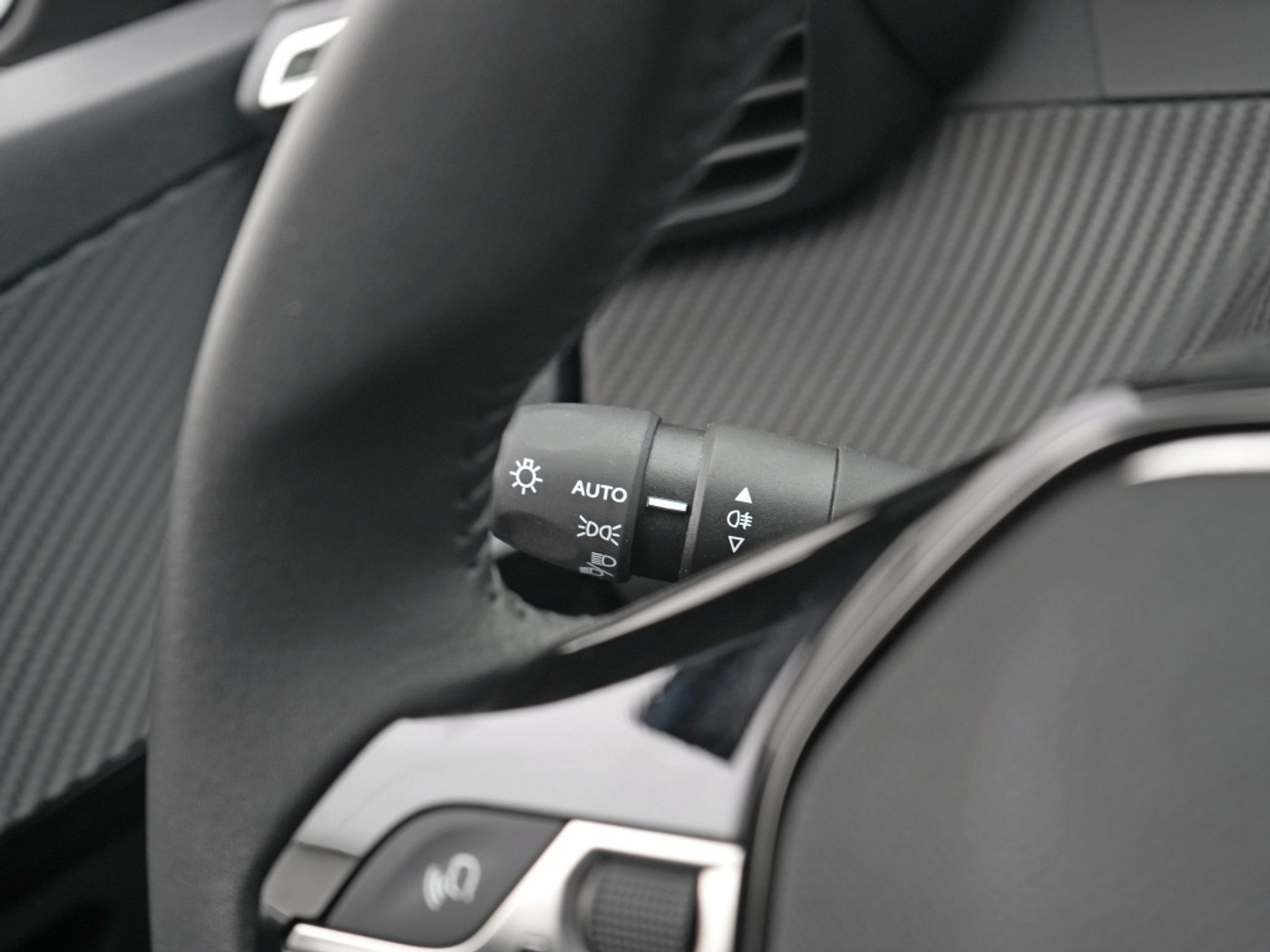 Foto van Peugeot E-208