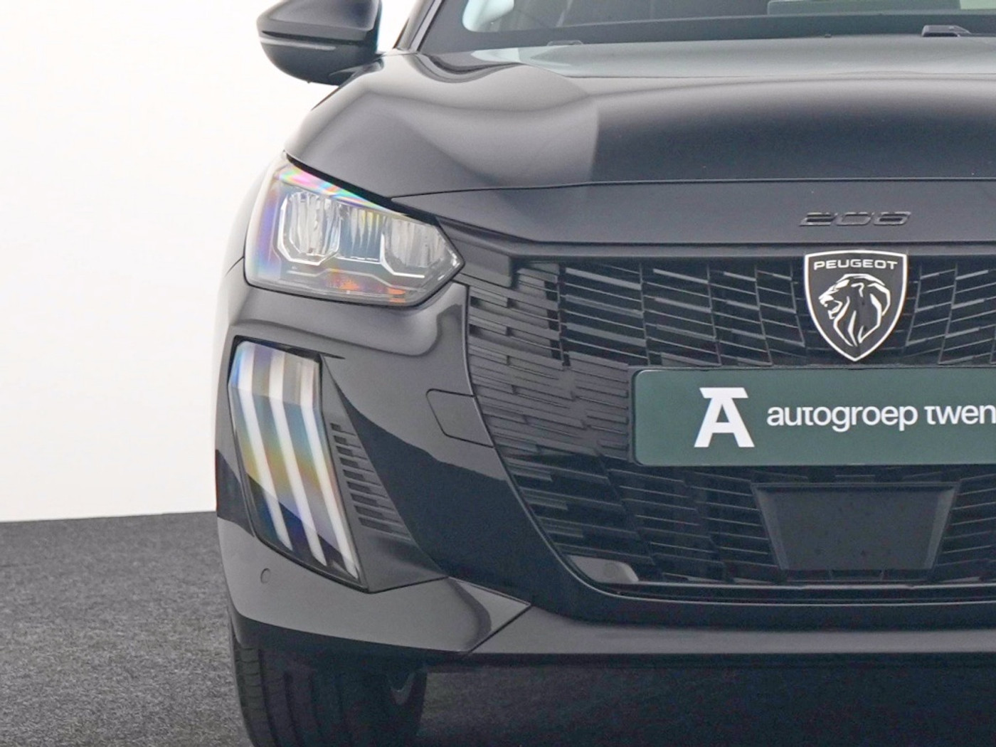 Foto van Peugeot E-208