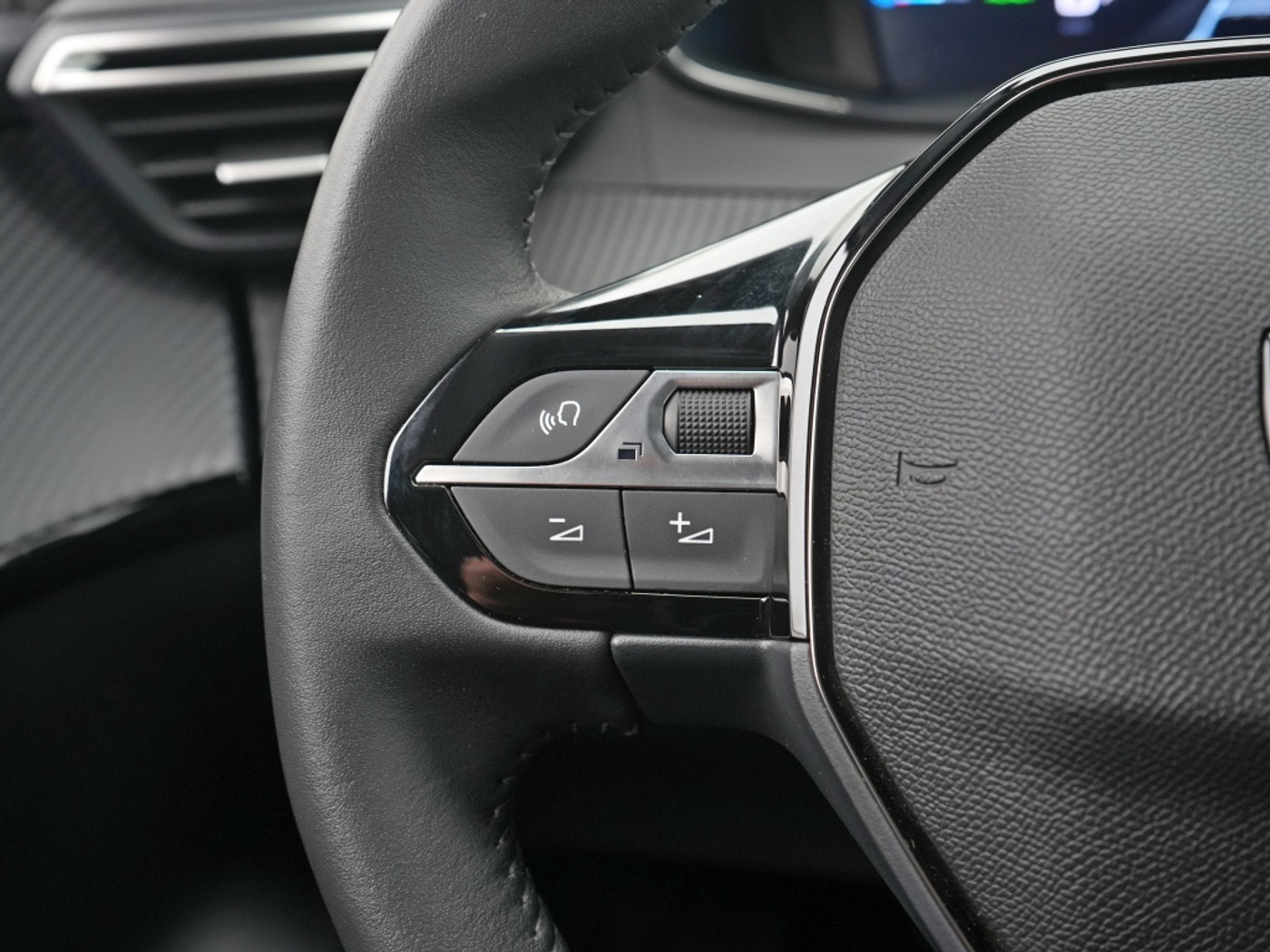 Foto van Peugeot E-208