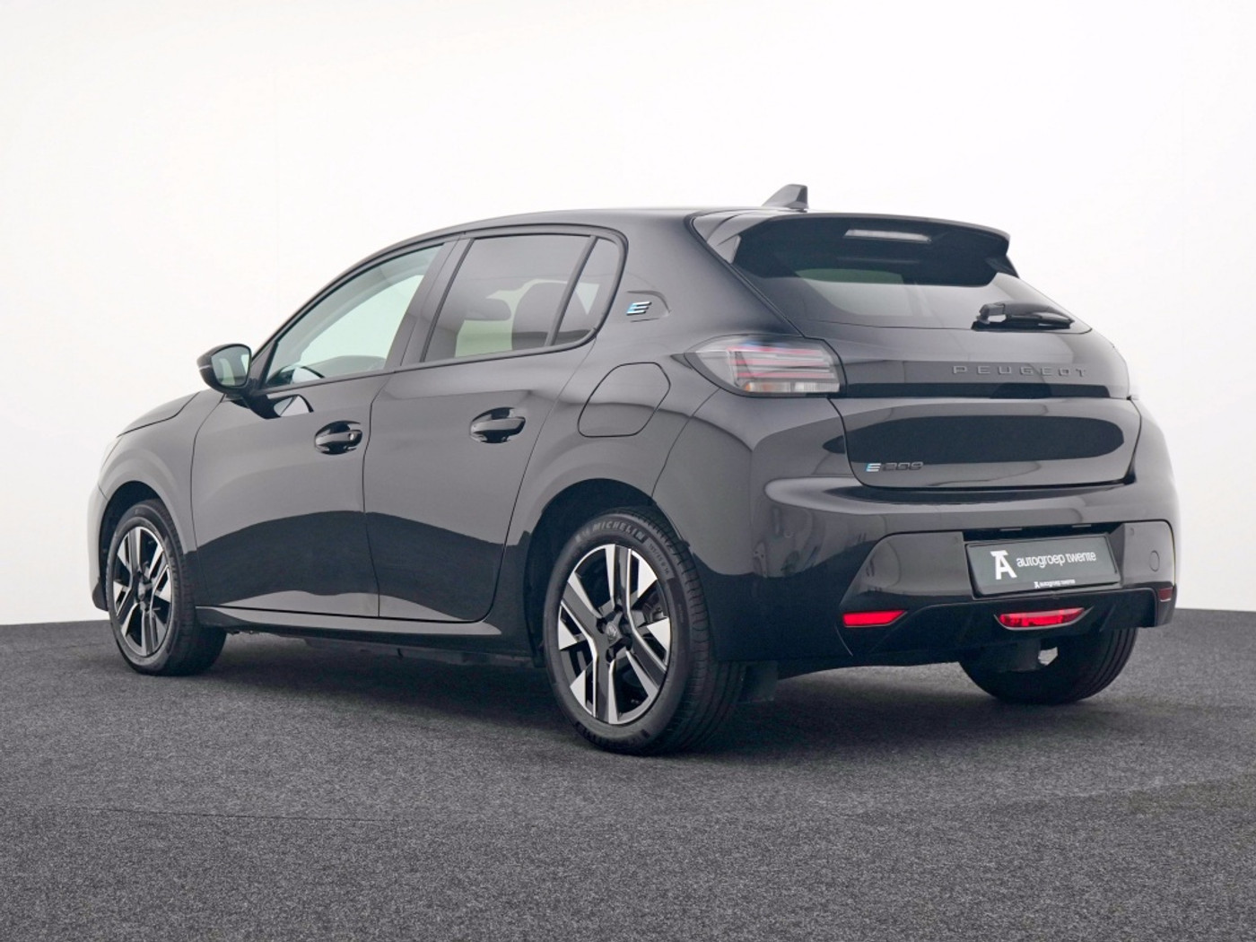 Foto van Peugeot E-208