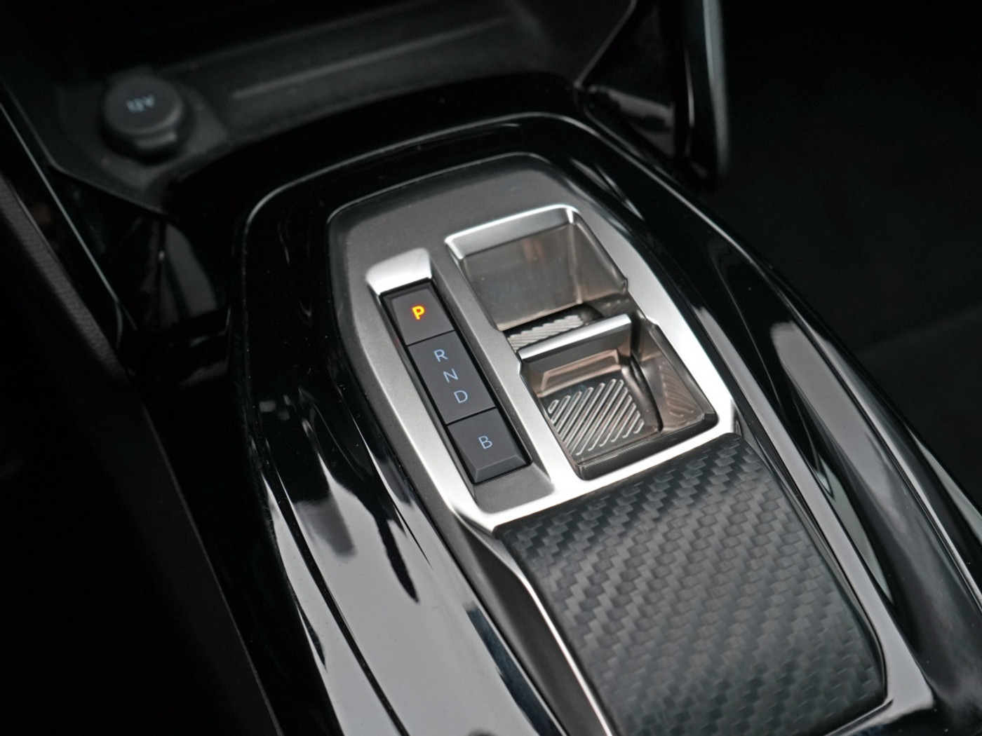 Foto van Peugeot E-208