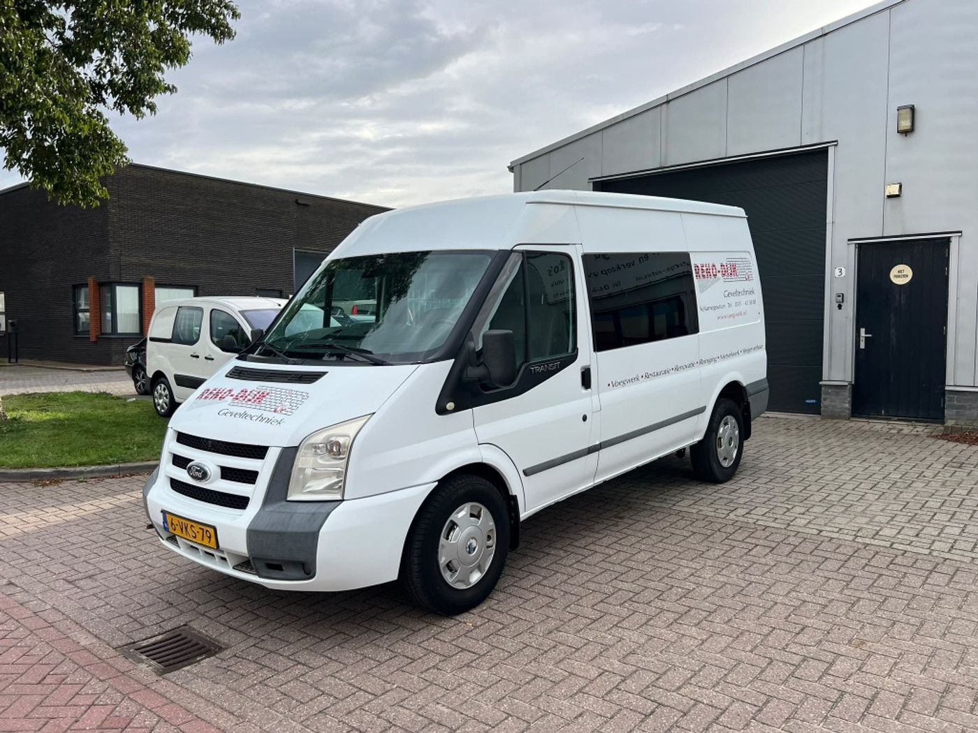 Foto van Ford Transit 350m DC 200dpf 3,58
