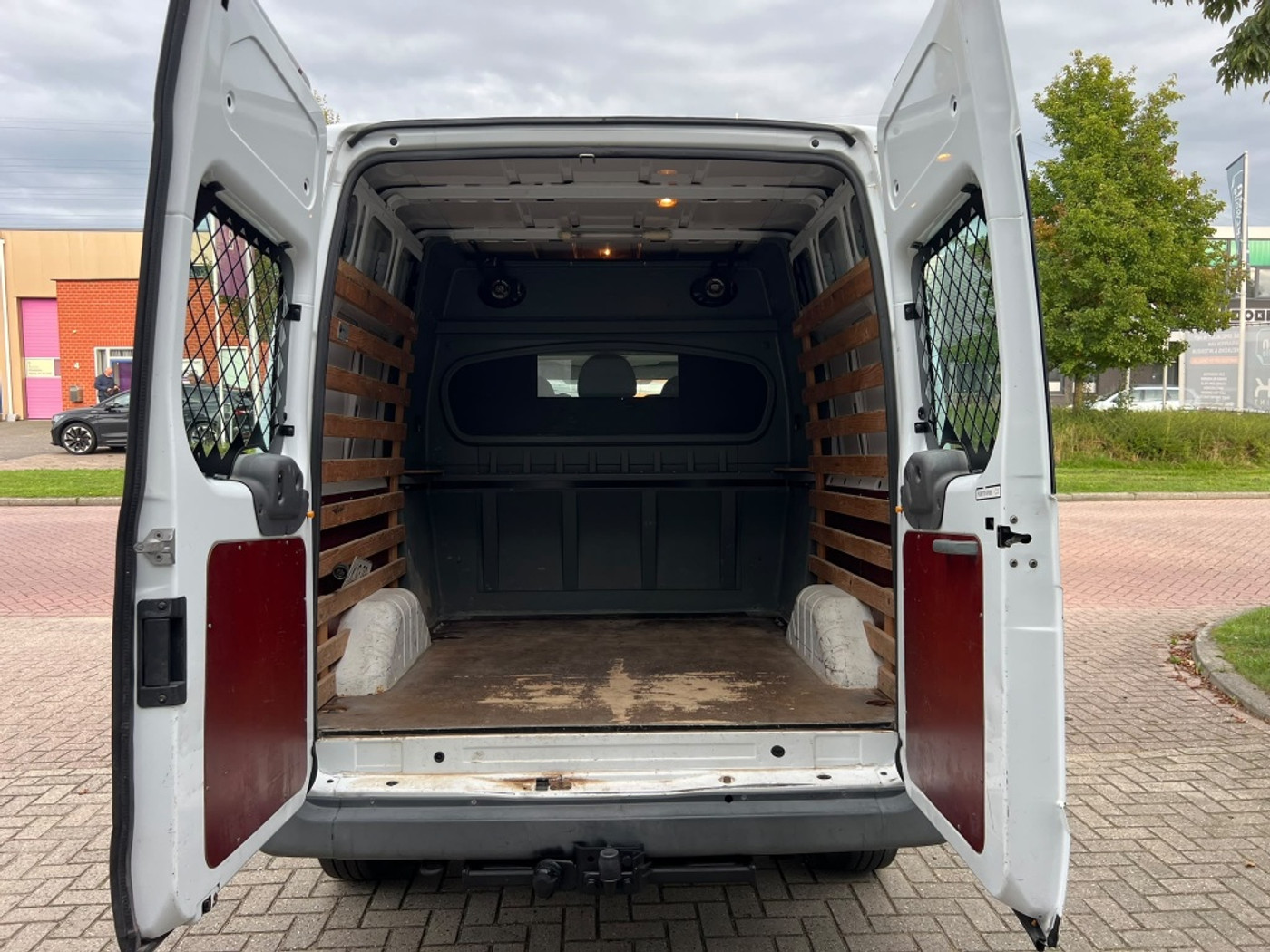 Foto van Ford Transit 350m DC 200dpf 3,58