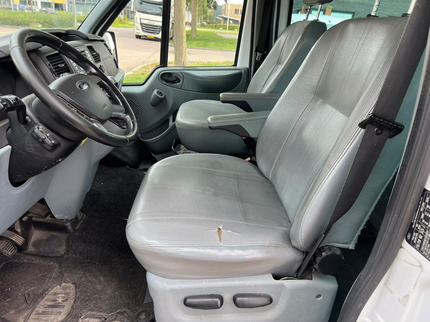 Foto van Ford Transit 350m DC 200dpf 3,58