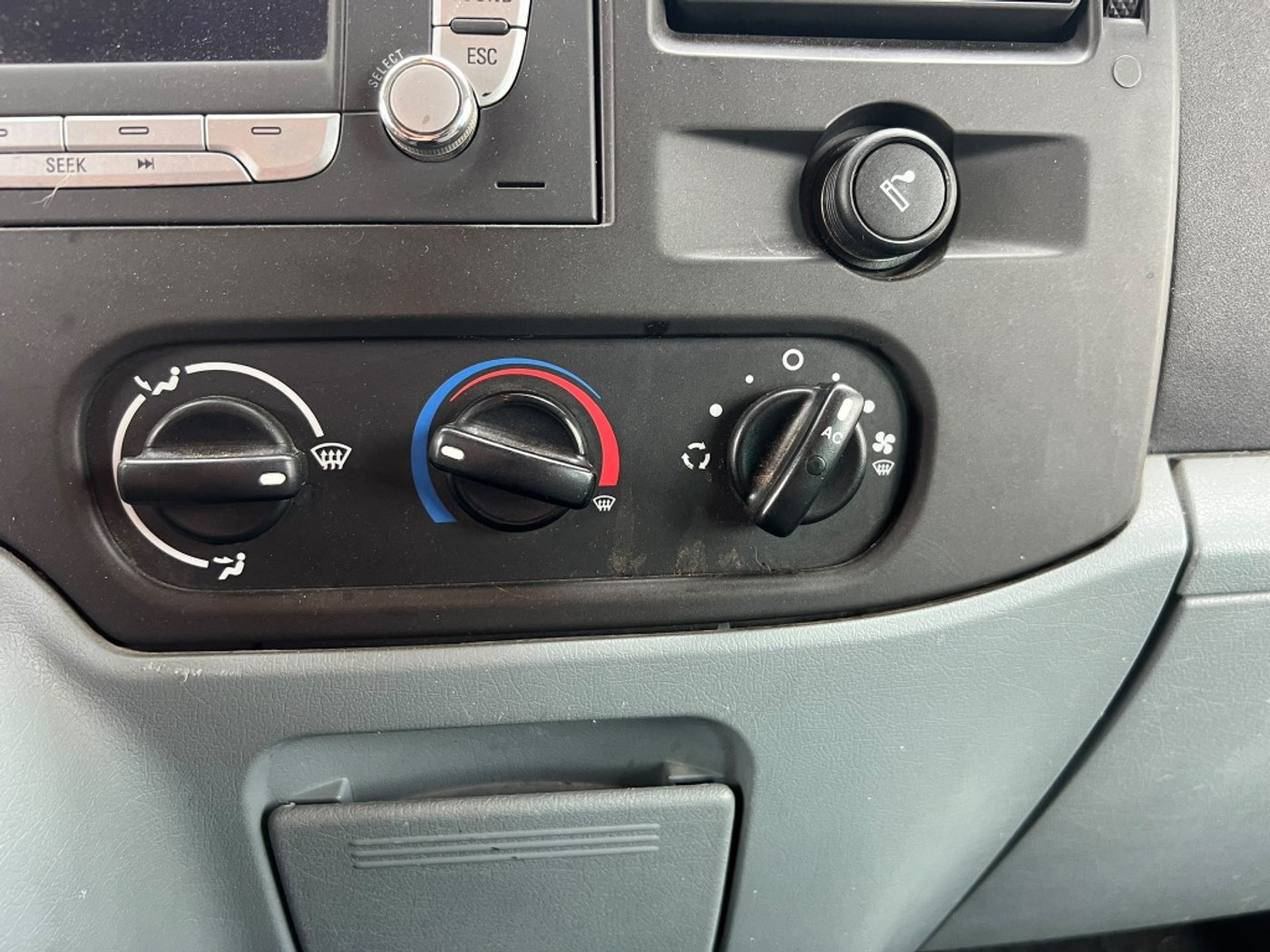 Foto van Ford Transit 350m DC 200dpf 3,58