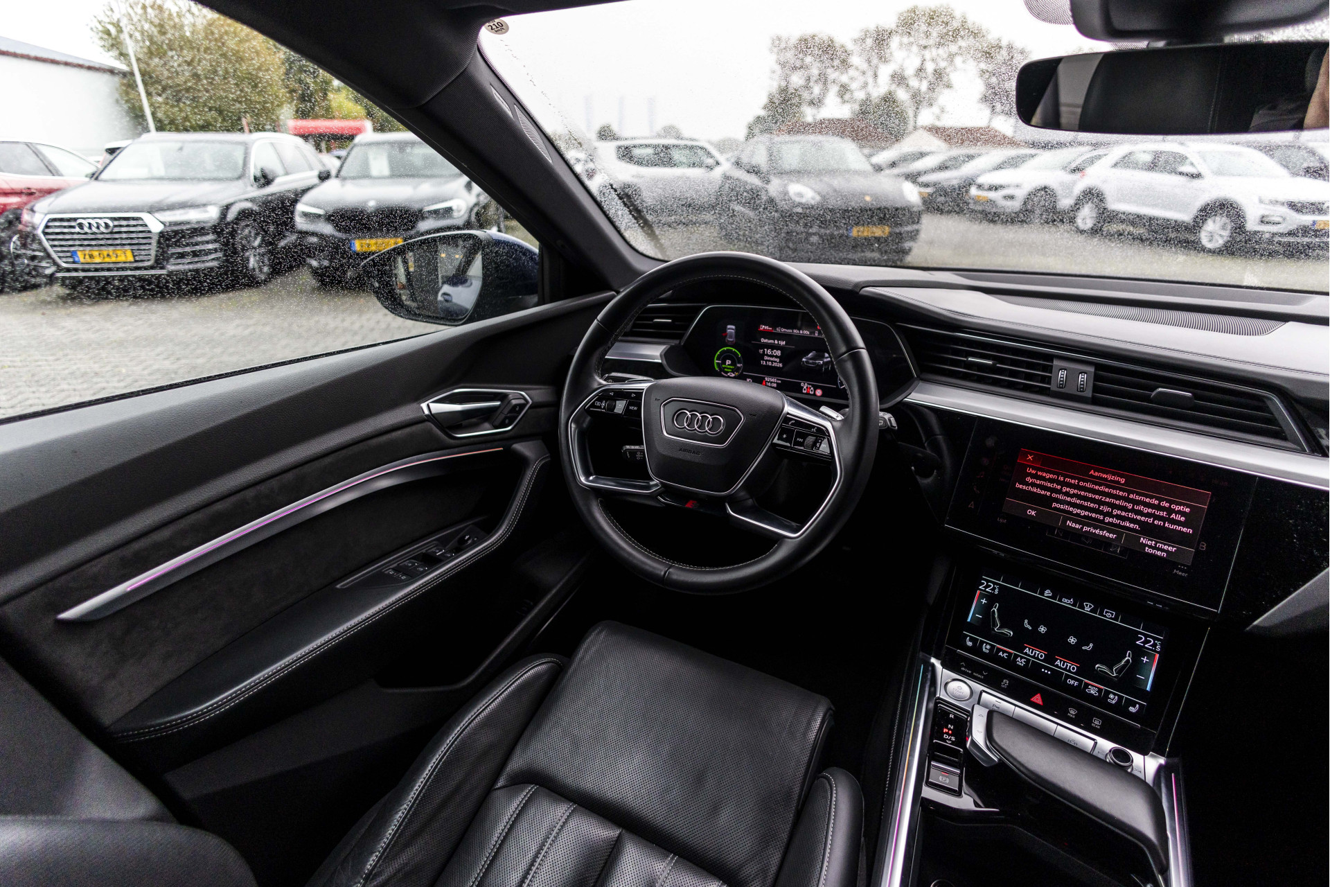 Foto van Audi E-tron 55
