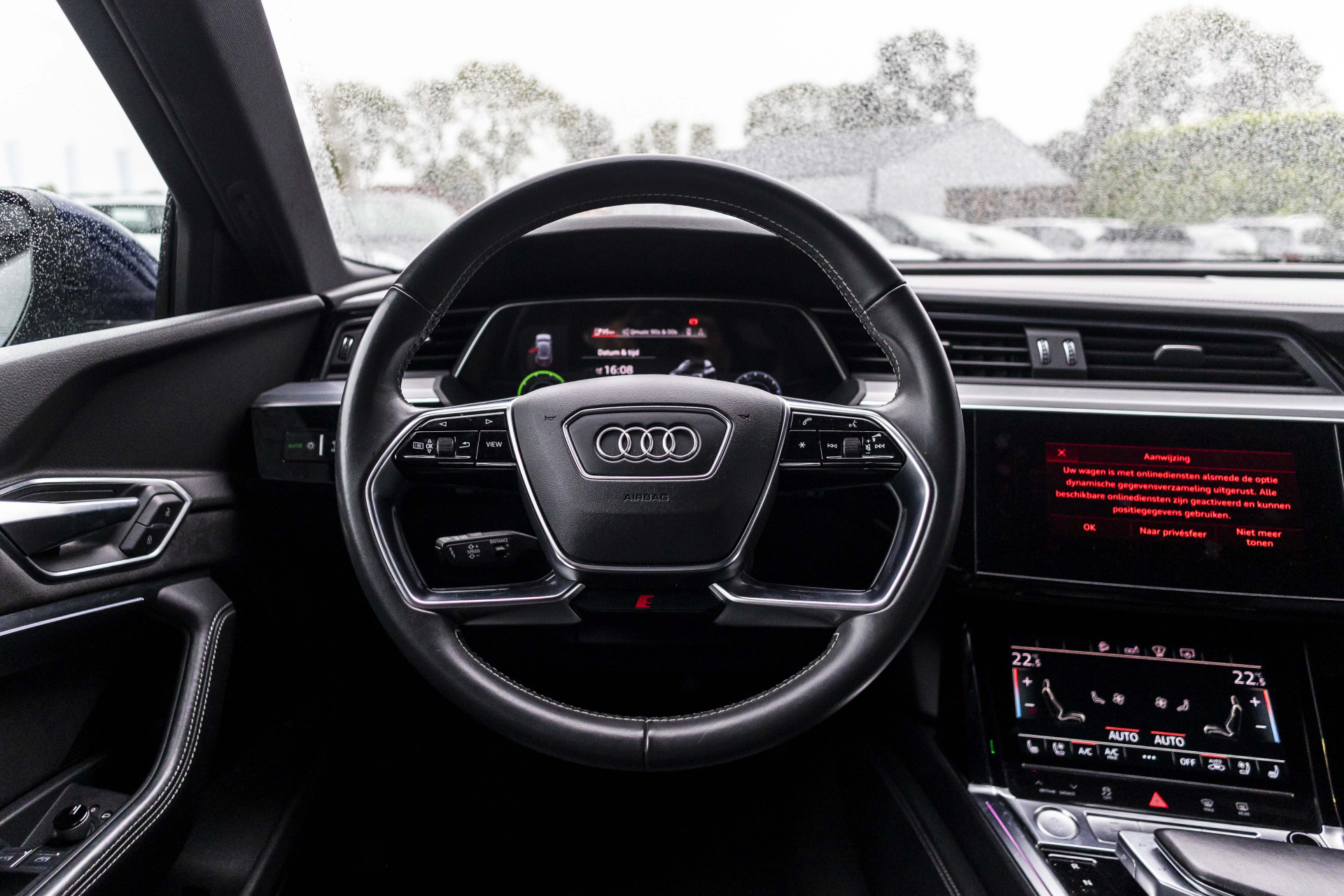 Foto van Audi E-tron 55
