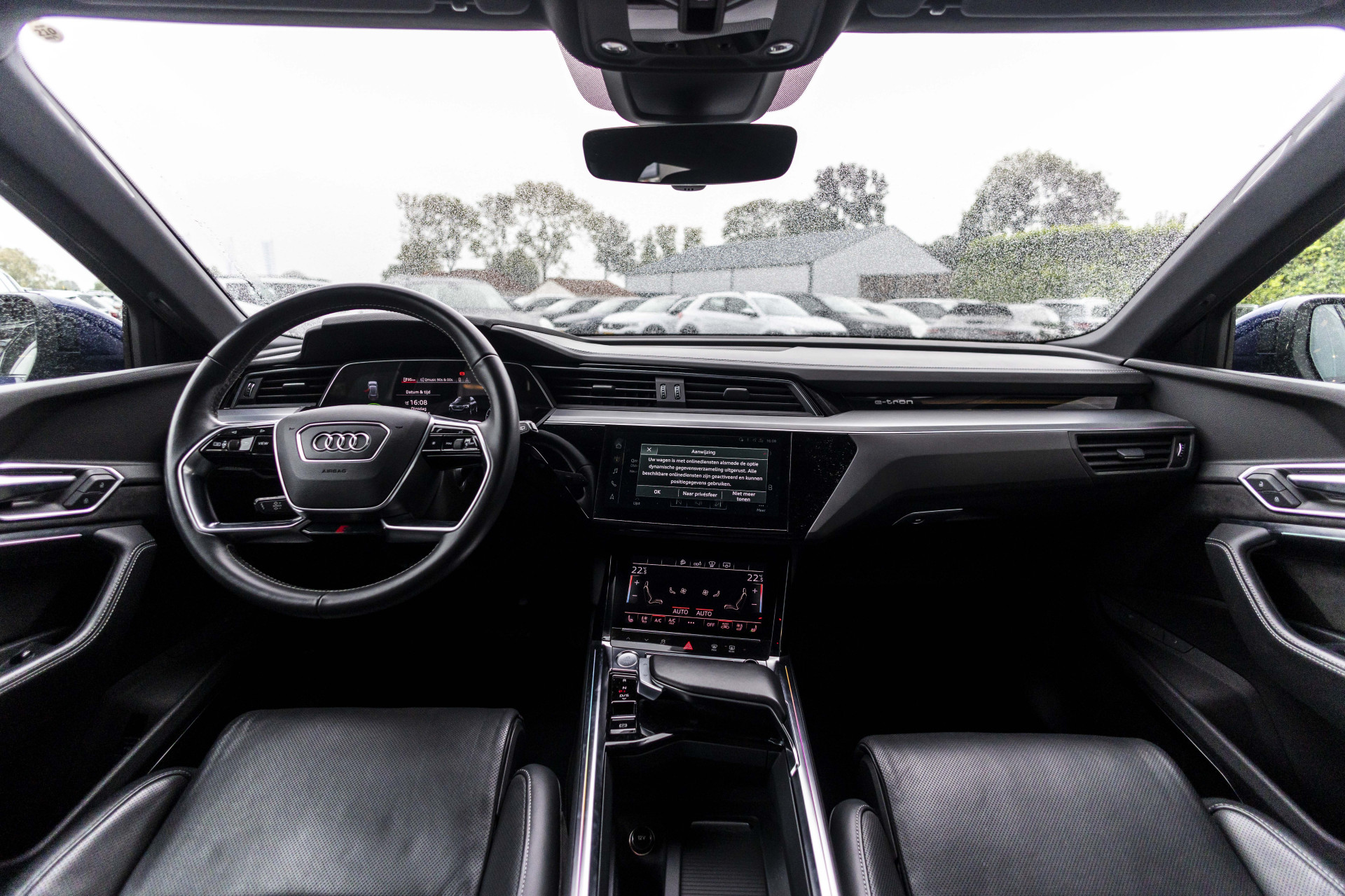Foto van Audi E-tron 55