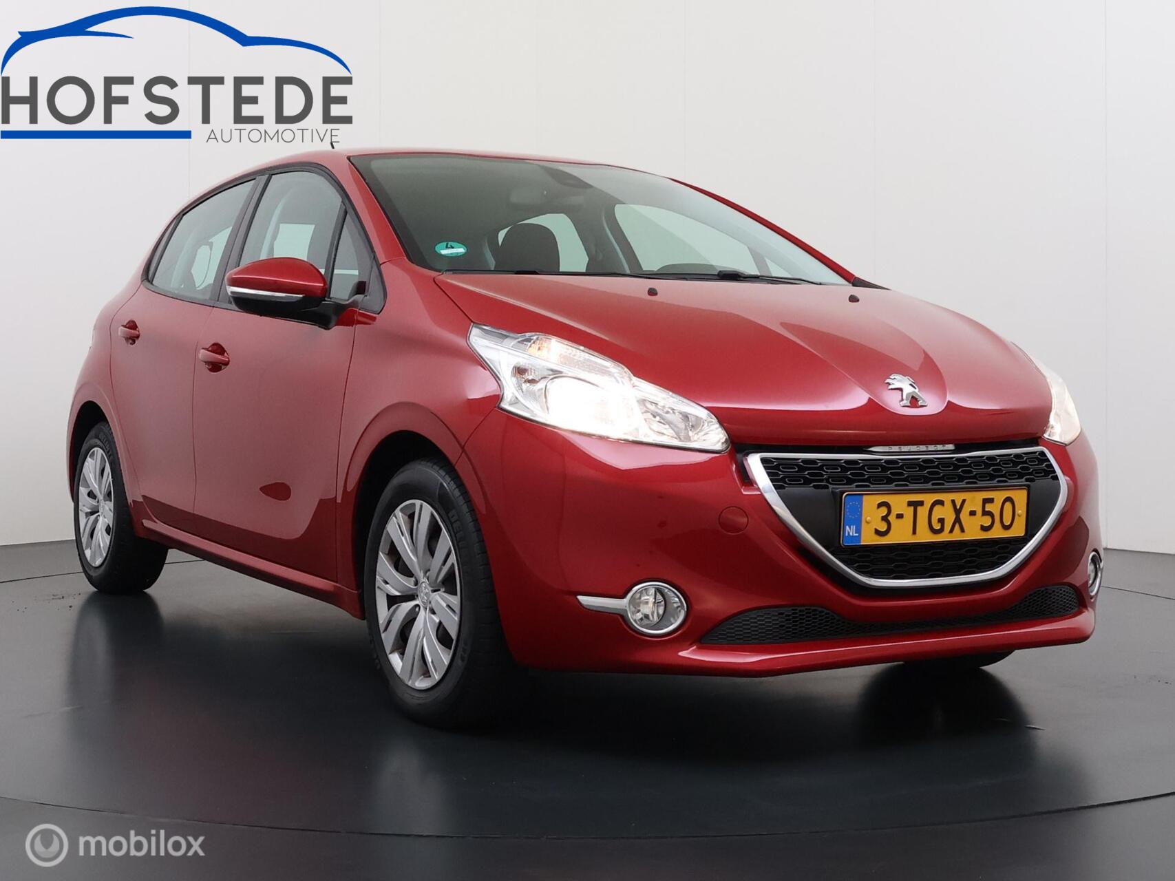 Peugeot 208 1.2 VTi Allure | Airco | Nieuwe Distributieriem 2014 - voorkant