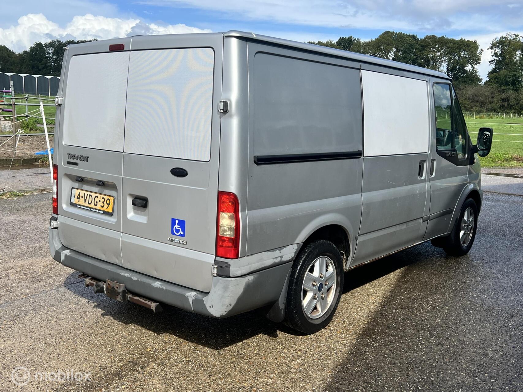 Foto van Ford Transit 260s Van LR 115 4.36