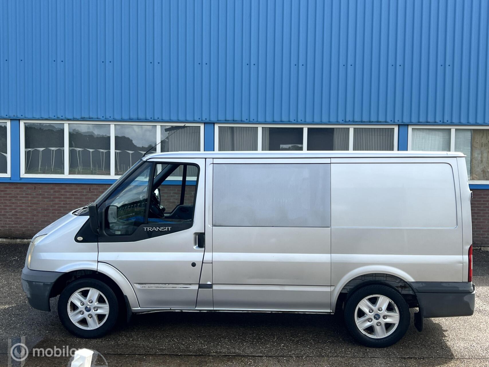 Foto van Ford Transit 260s Van LR 115 4.36