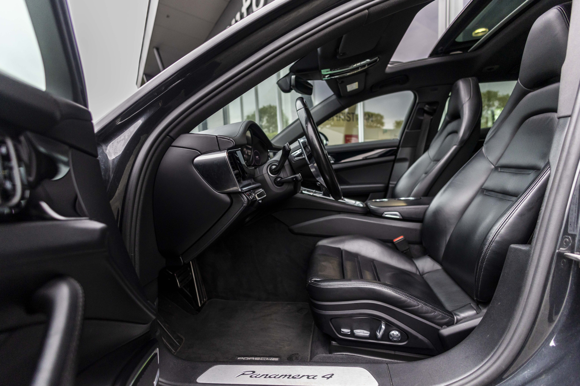 Foto van Porsche Panamera 4 E-hybrid