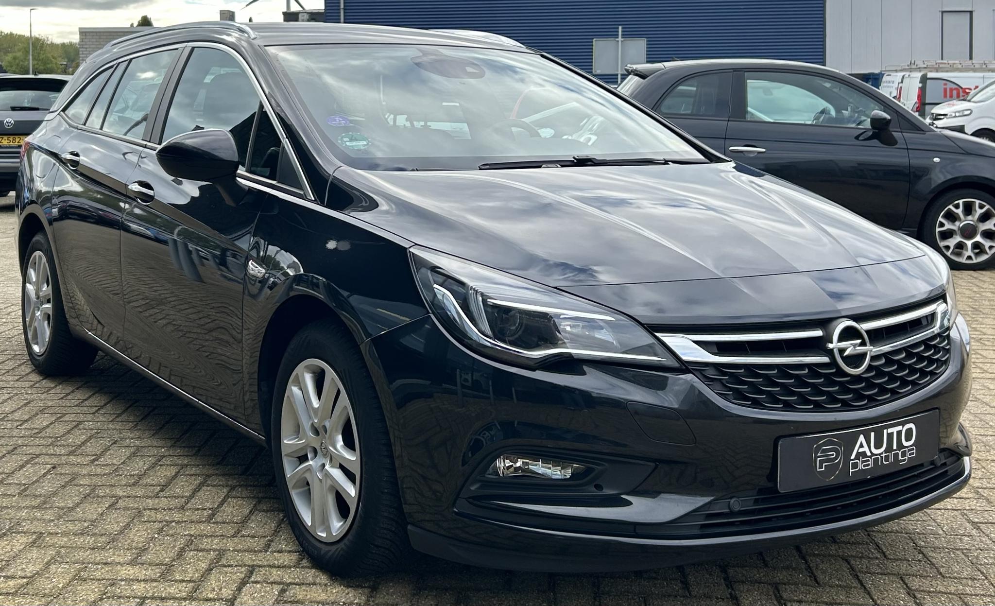 Foto van Opel Astra Sports Tourer+